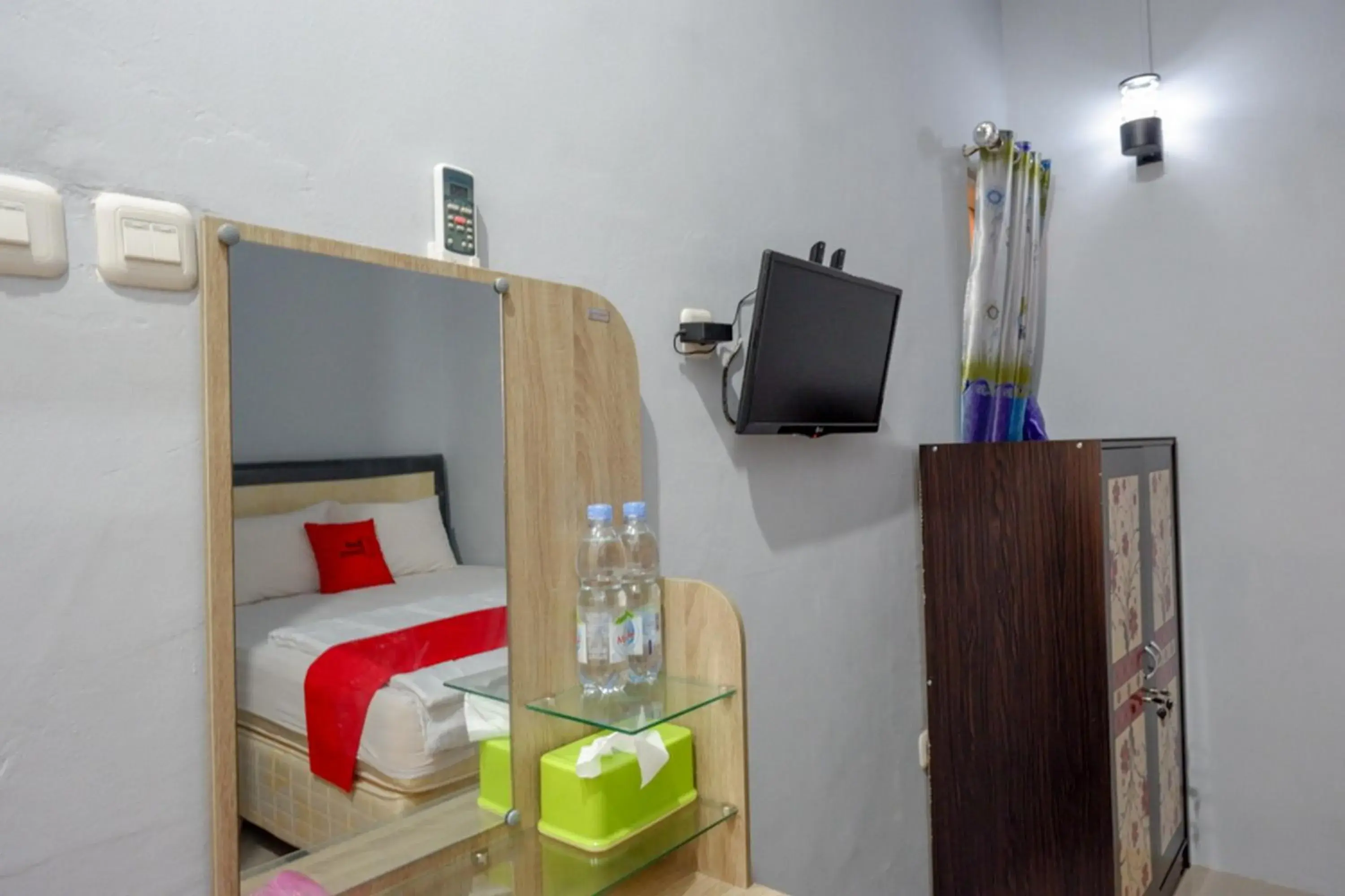 RedDoorz @ Hotel Grand Aulia Majene RedDoorz @ Hotel Grand Aulia Majene