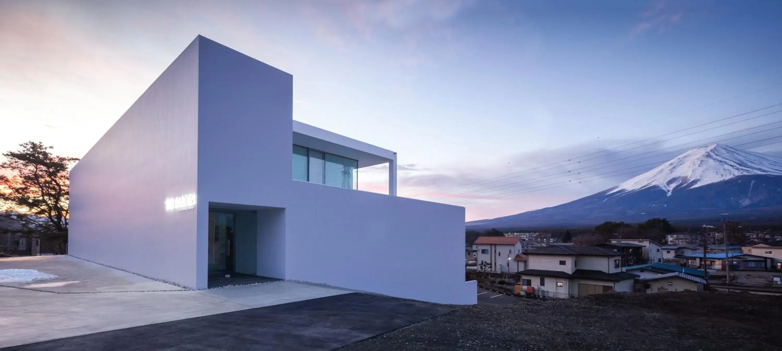 Property building in THE GARDEN Property building in THE GARDEN