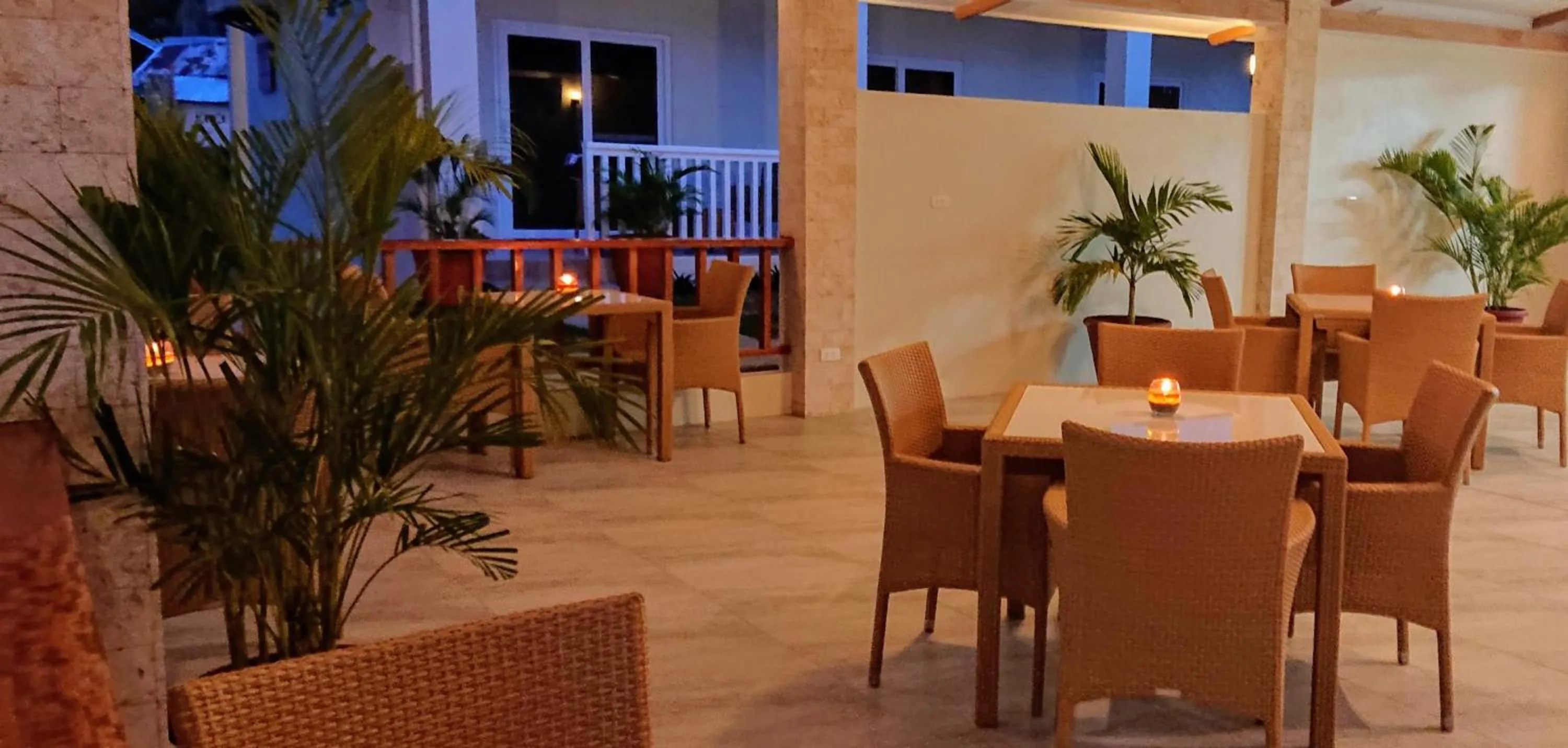 Restaurant/places to eat in Cebu Seaview Dive Resort