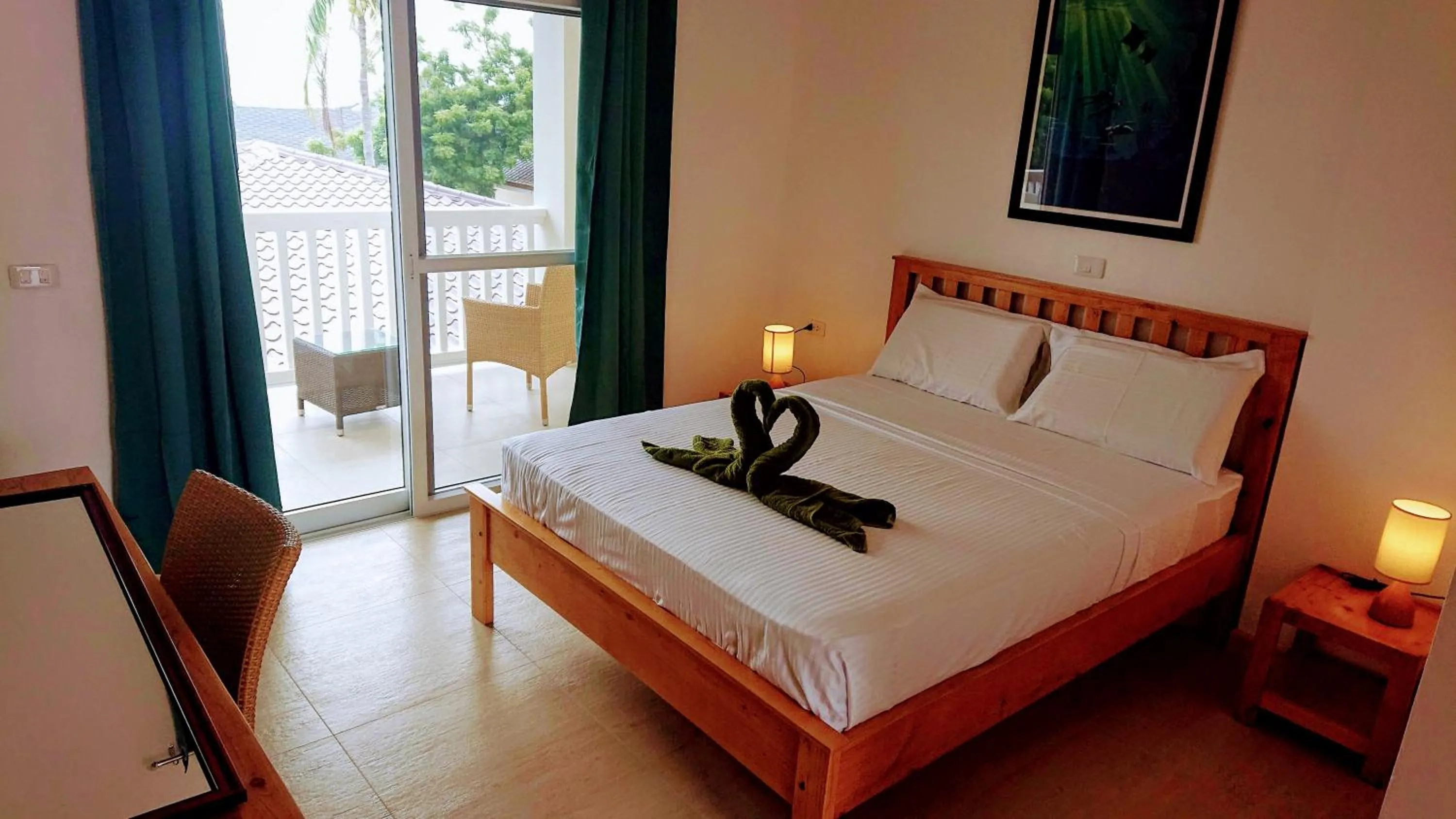 Bed in Cebu Seaview Dive Resort