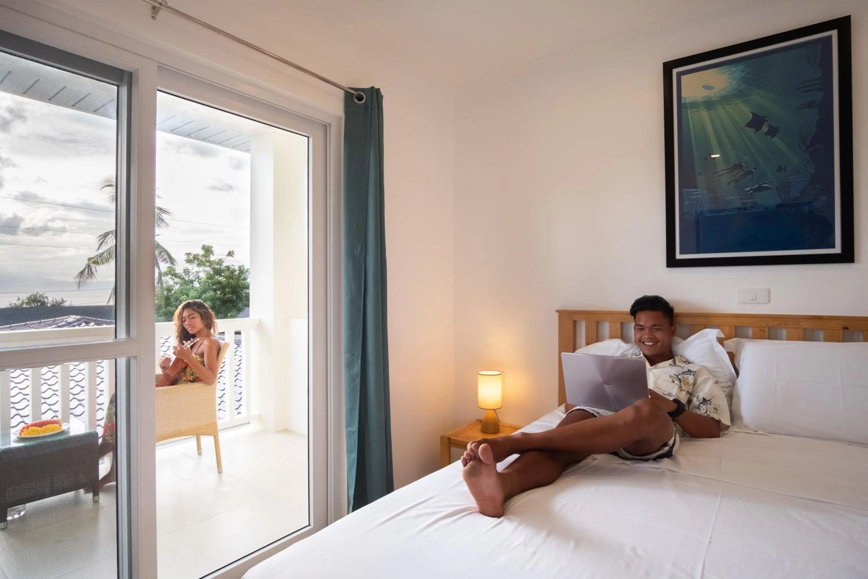 Bed in Cebu Seaview Dive Resort