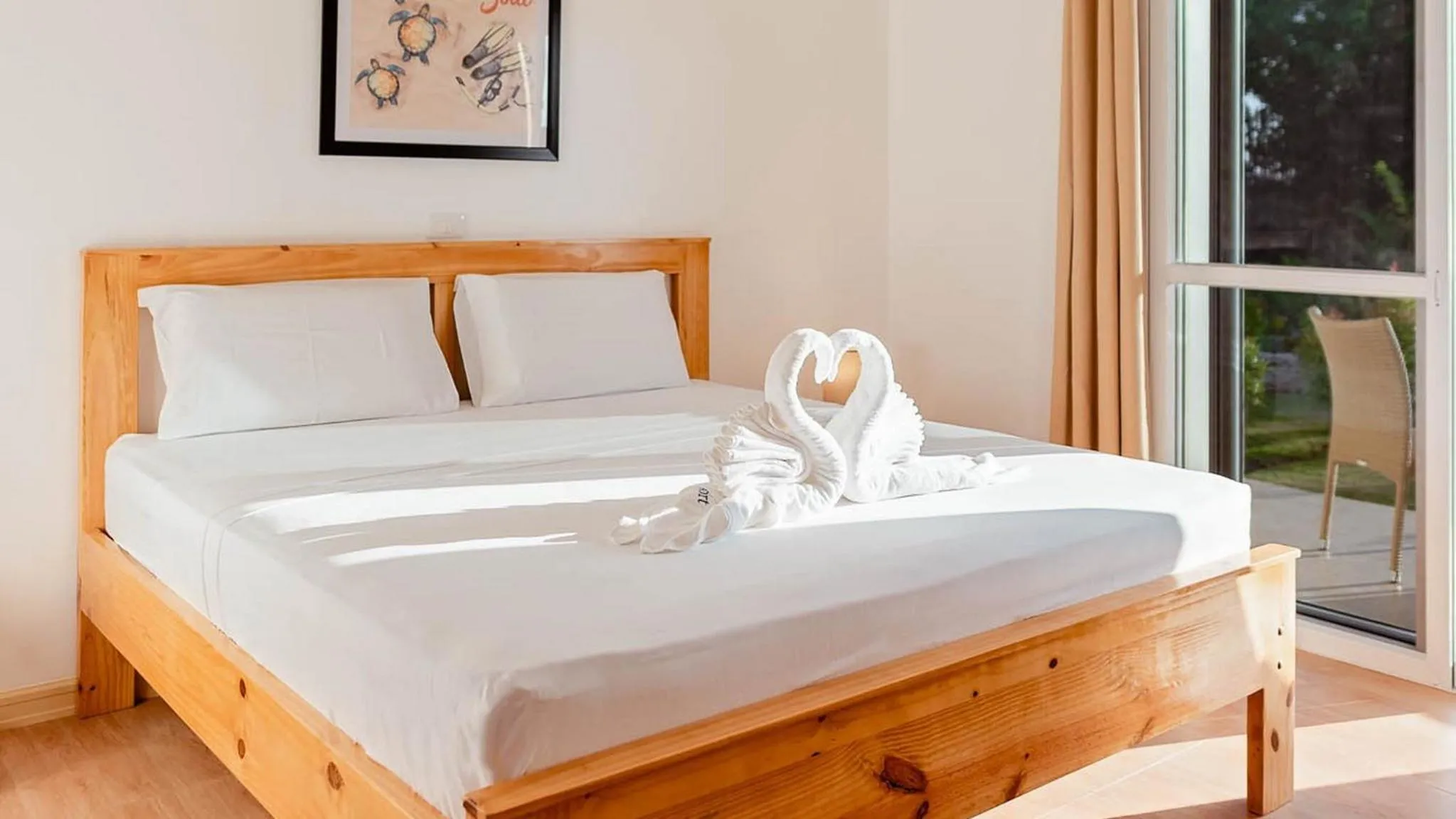 Bed in Cebu Seaview Dive Resort