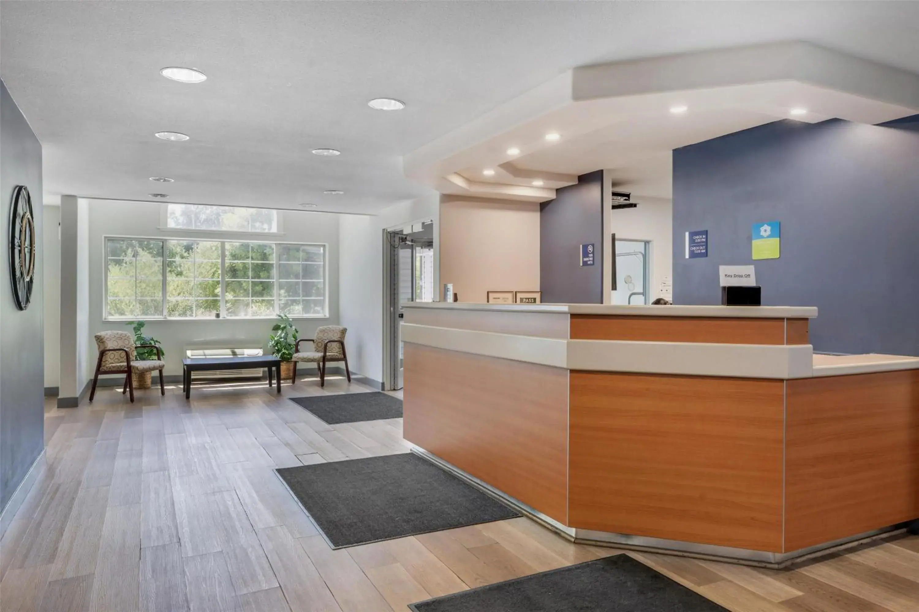 Lobby or reception in SureStay by Best Western Sacramento South Natomas Lobby or reception in SureStay by Best Western Sacramento South Natomas