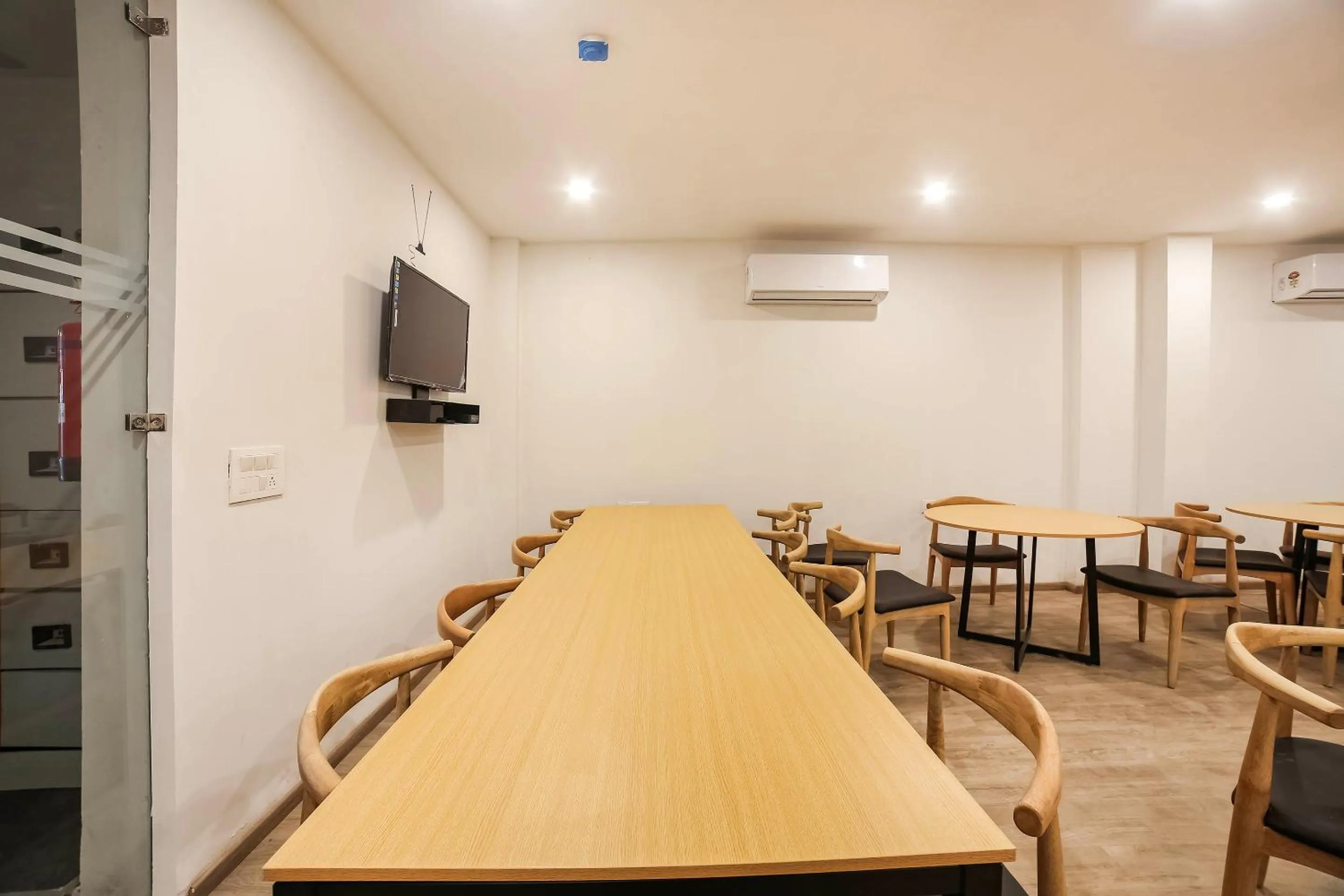 Restaurant/places to eat in Townhouse Sector 46 Gurgaon Near Appu Ghar