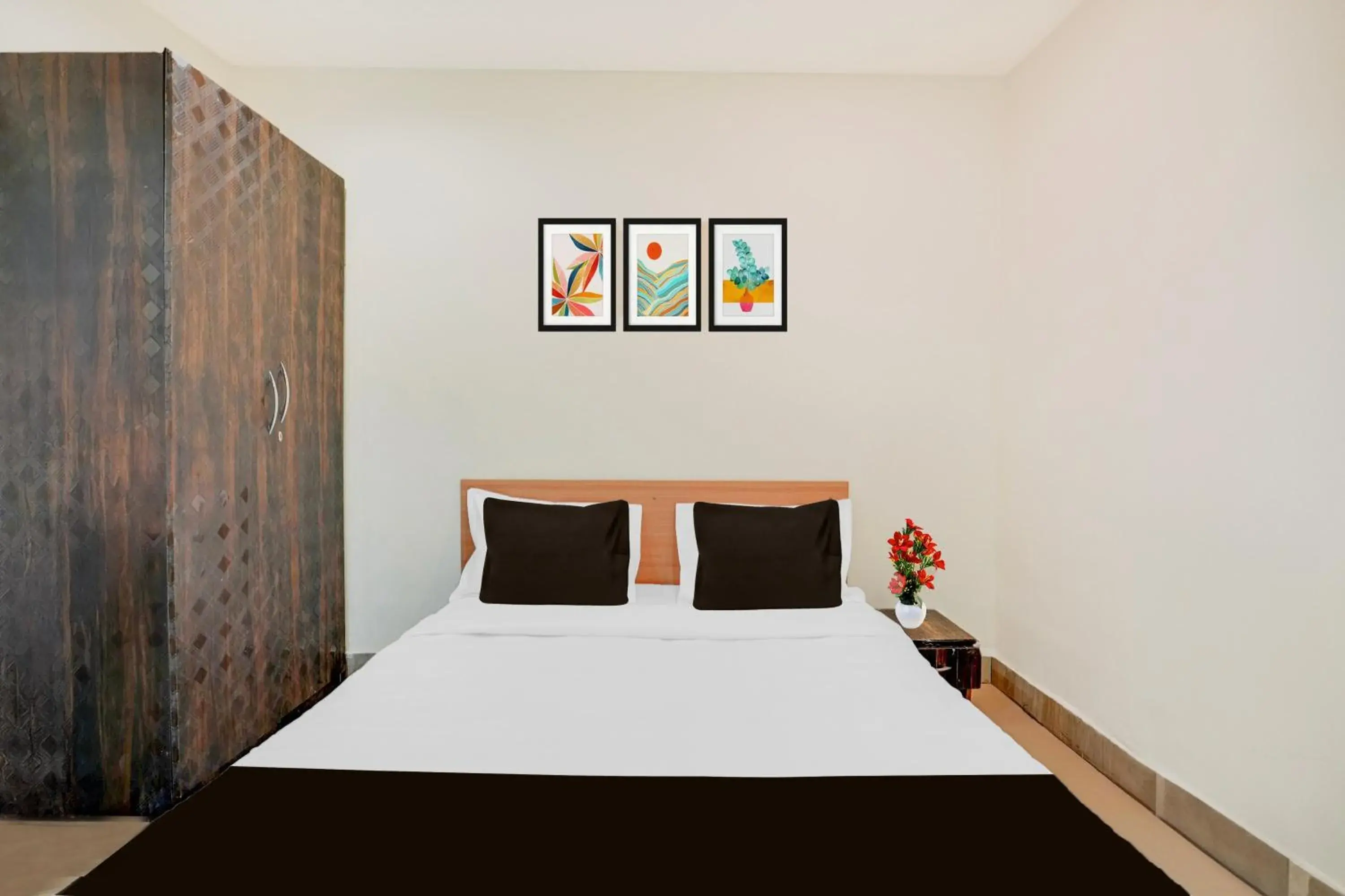 Bedroom, Bed in Super Hotel O Upper Bazar formerly RR Residency Bedroom, Bed in Super Hotel O Upper Bazar formerly RR Residency