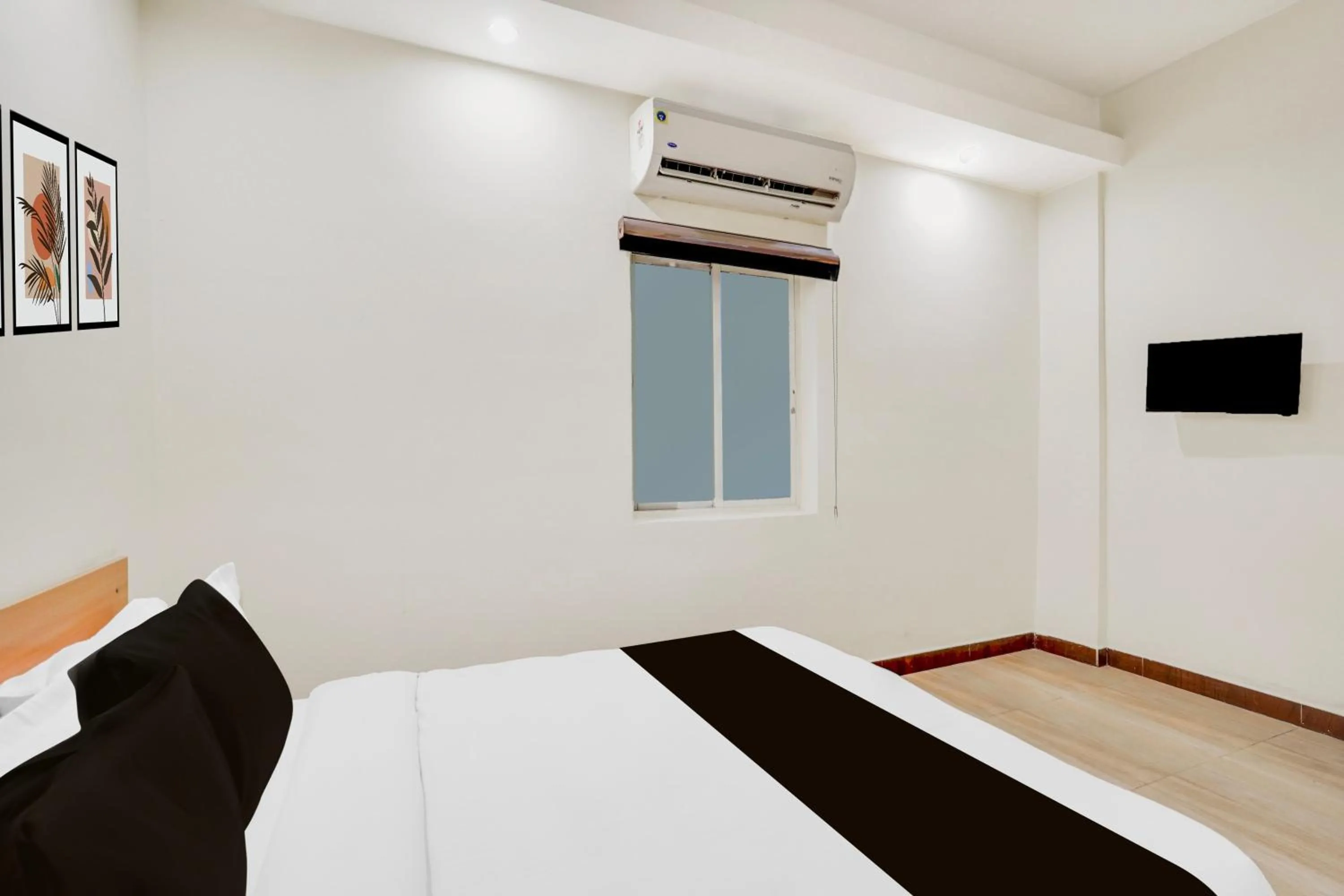 Bedroom, Bed in Super Hotel O Upper Bazar formerly RR Residency