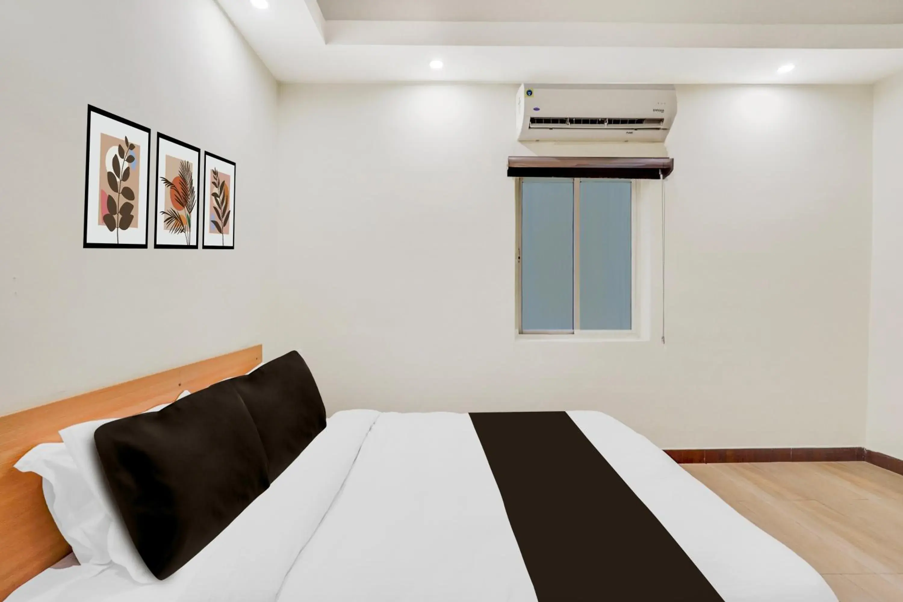 Bedroom, Bed in Super Hotel O Upper Bazar formerly RR Residency Bedroom, Bed in Super Hotel O Upper Bazar formerly RR Residency