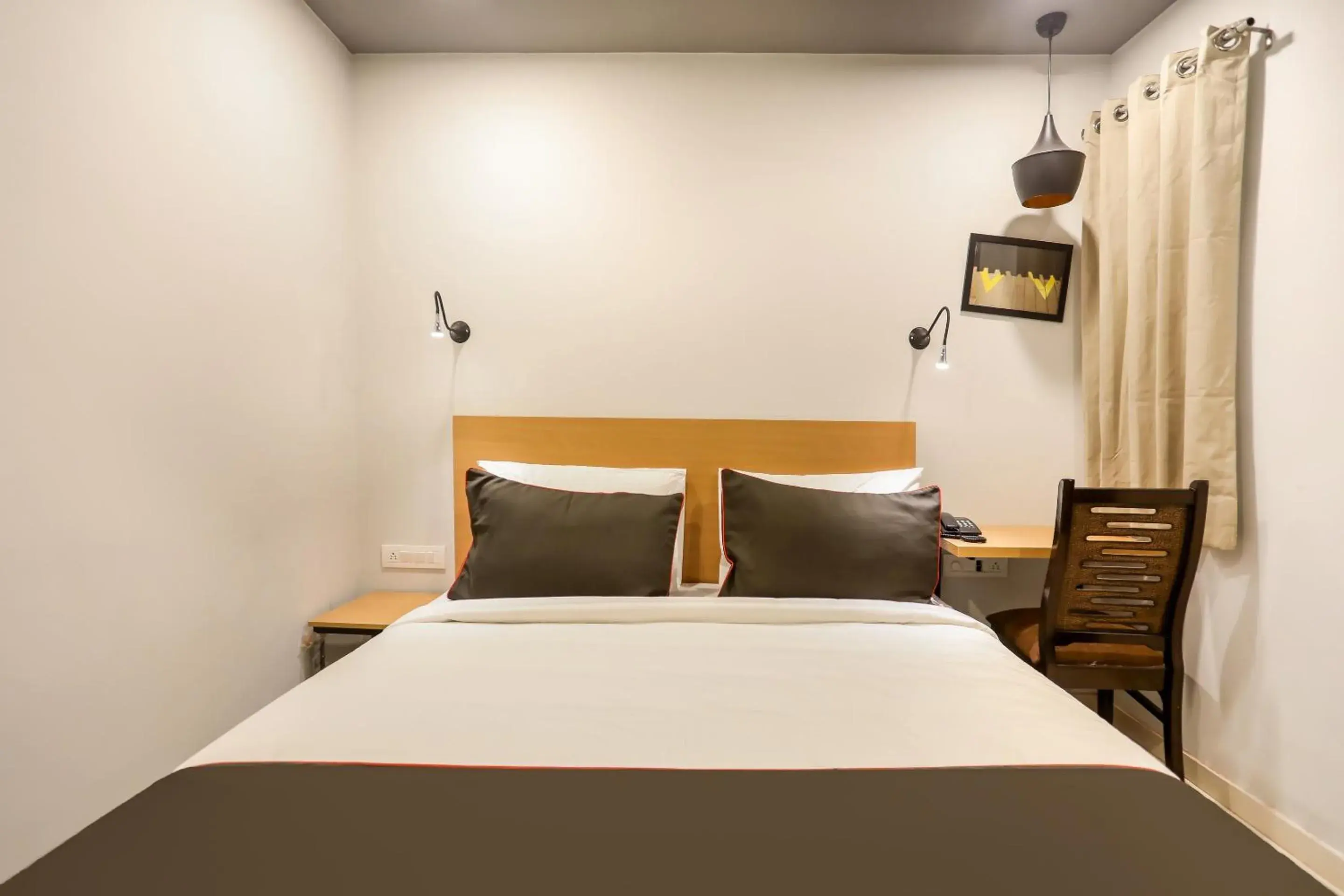 Lobby or reception, Bed in Super Collection O Le Noida Hotel Near Sector 76 Metro Station Lobby or reception, Bed in Super Collection O Le Noida Hotel Near Sector 76 Metro Station