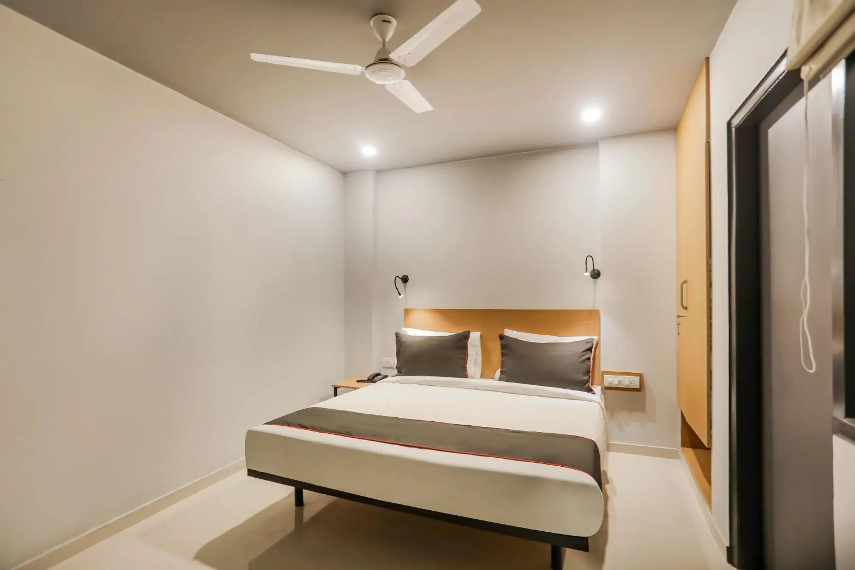 Bedroom, Bed in Collection O Le Noida Hotel Near Sector 76 Metro Station Bedroom, Bed in Collection O Le Noida Hotel Near Sector 76 Metro Station