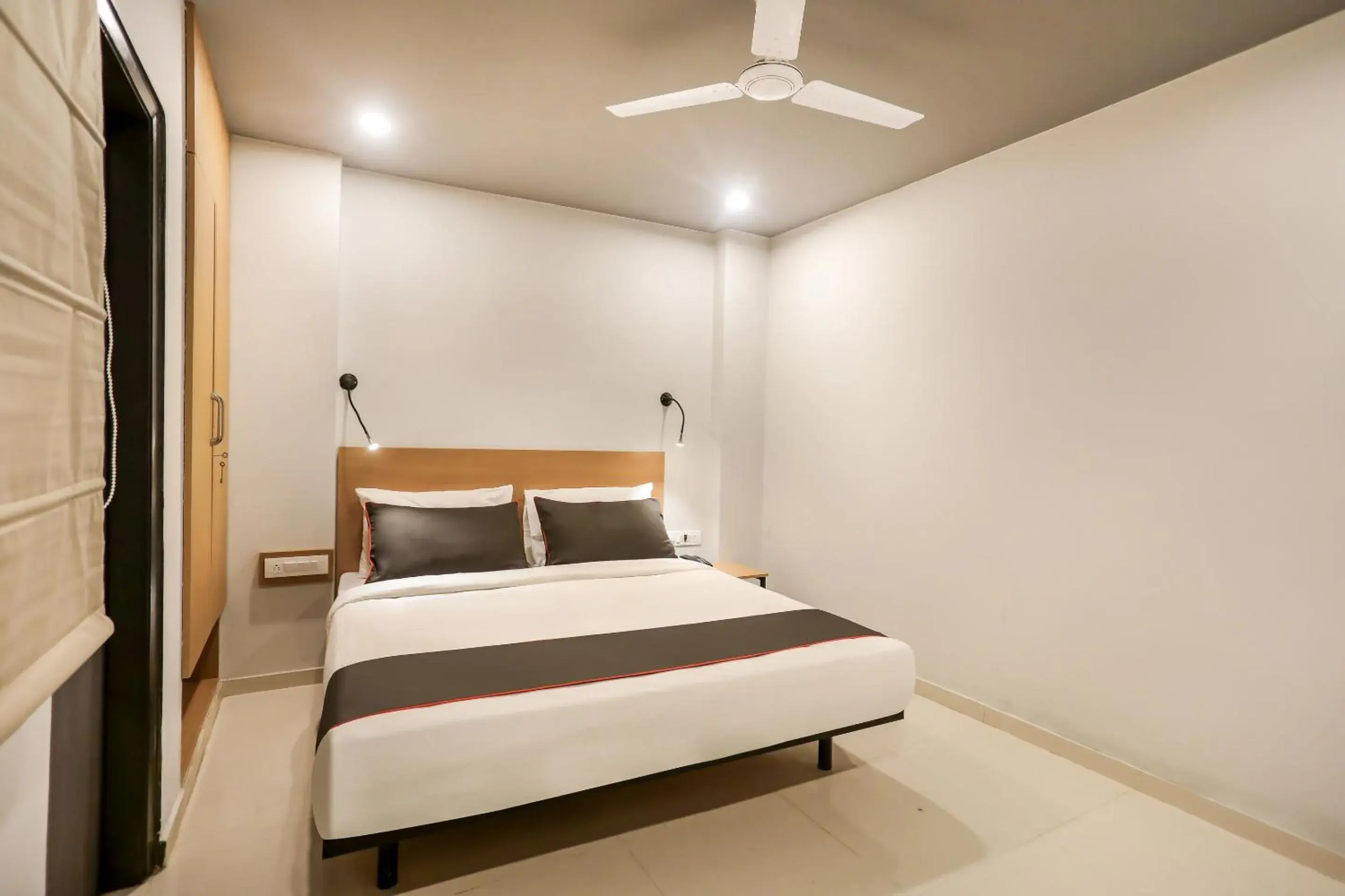 Bedroom, Bed in Collection O Le Noida Hotel Near Sector 76 Metro Station Bedroom, Bed in Collection O Le Noida Hotel Near Sector 76 Metro Station