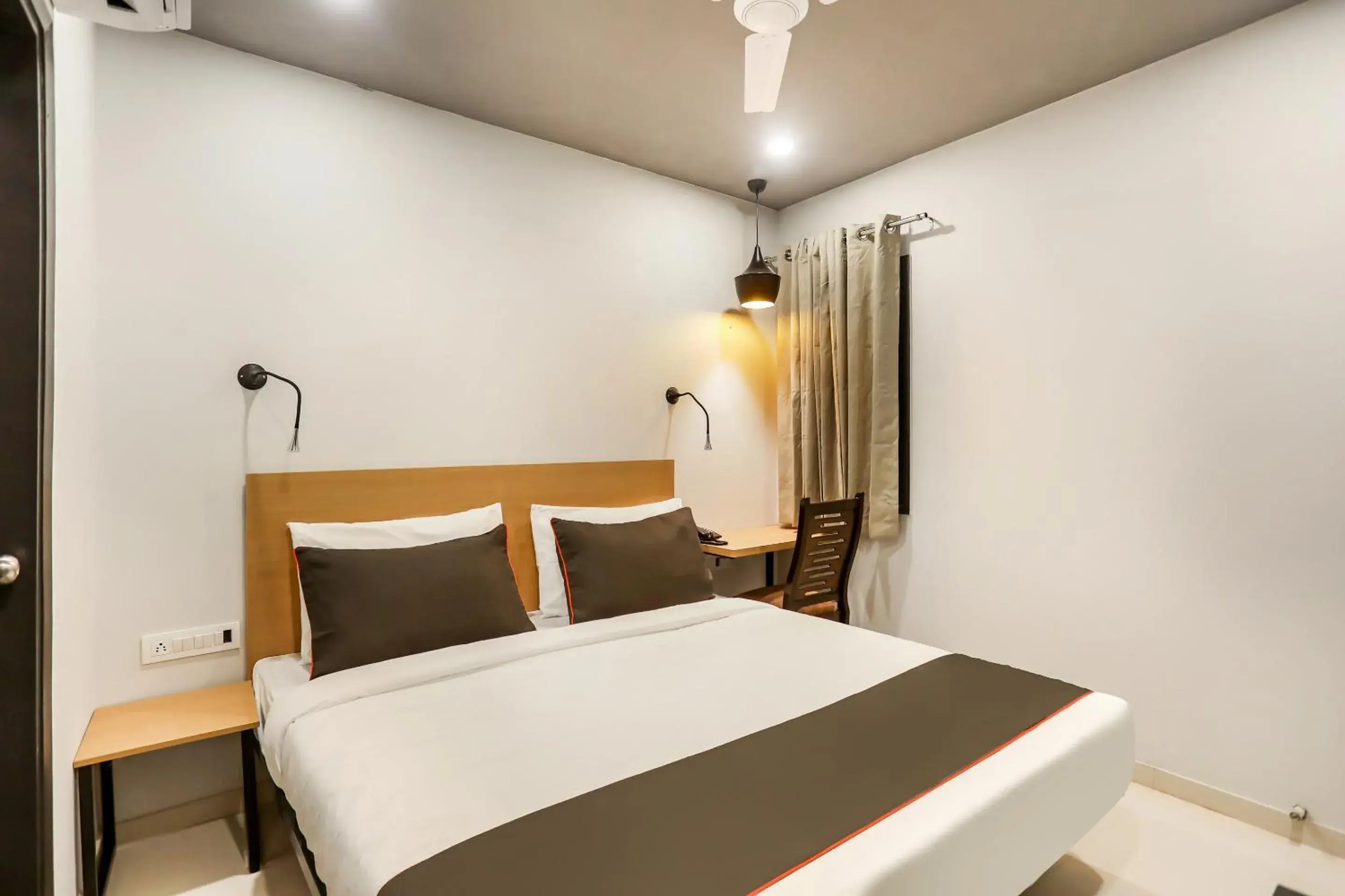 Bedroom, Bed in Super Collection O Le Noida Hotel Near Sector 76 Metro Station Bedroom, Bed in Super Collection O Le Noida Hotel Near Sector 76 Metro Station