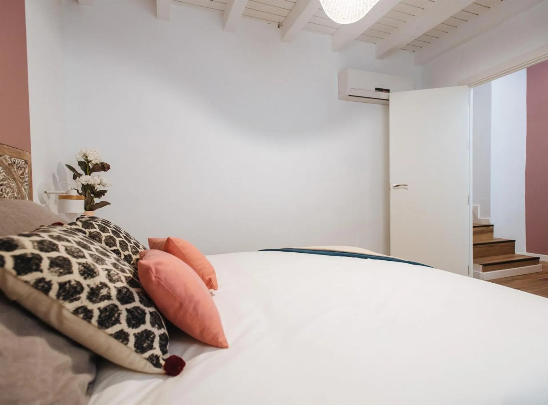 Bed in Lola de Triana Apartments