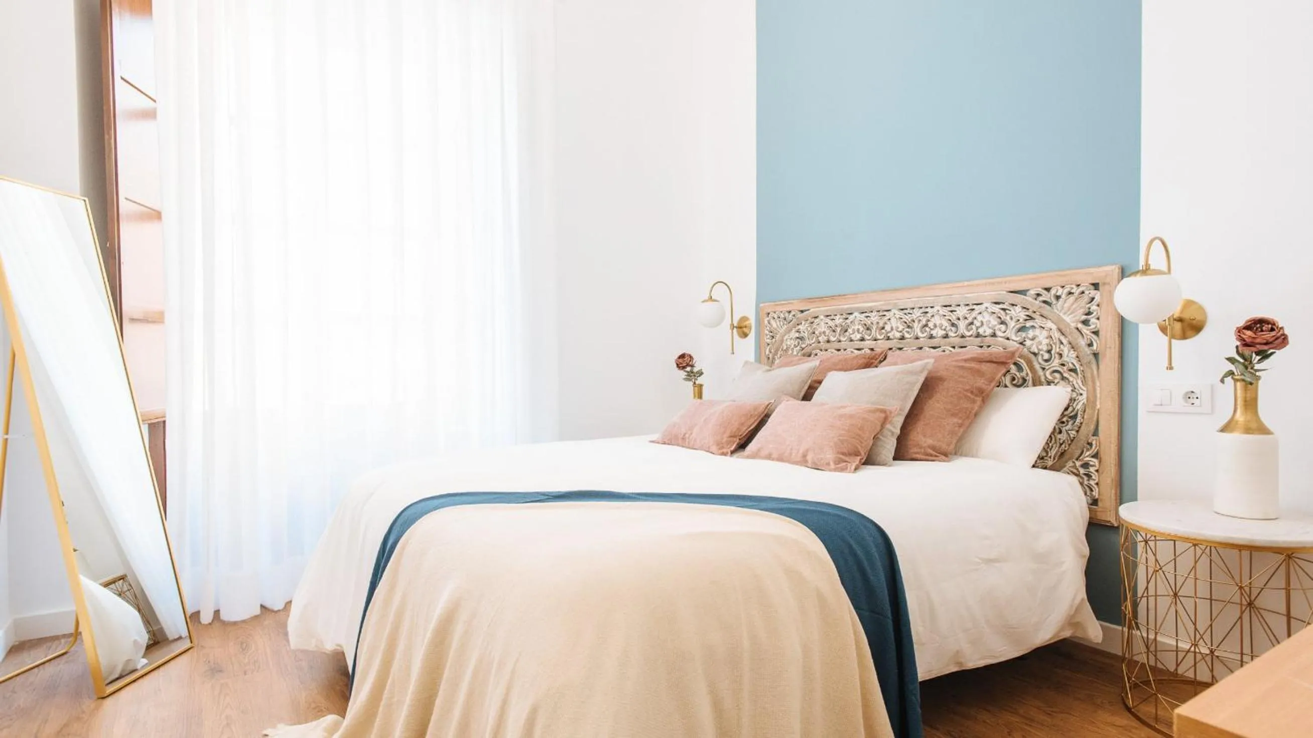 Bed in Lola de Triana Apartments