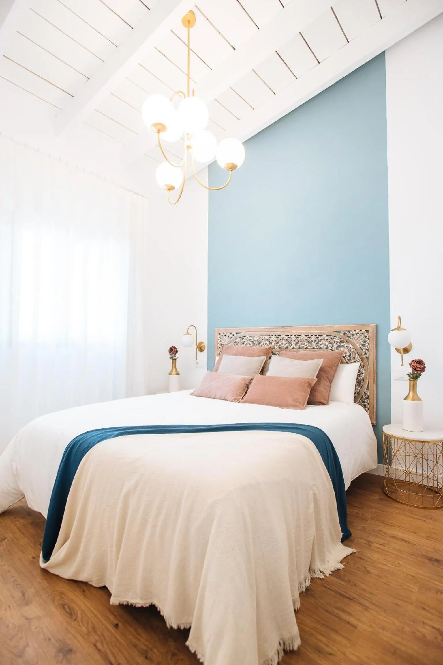 Bed in Lola de Triana Apartments