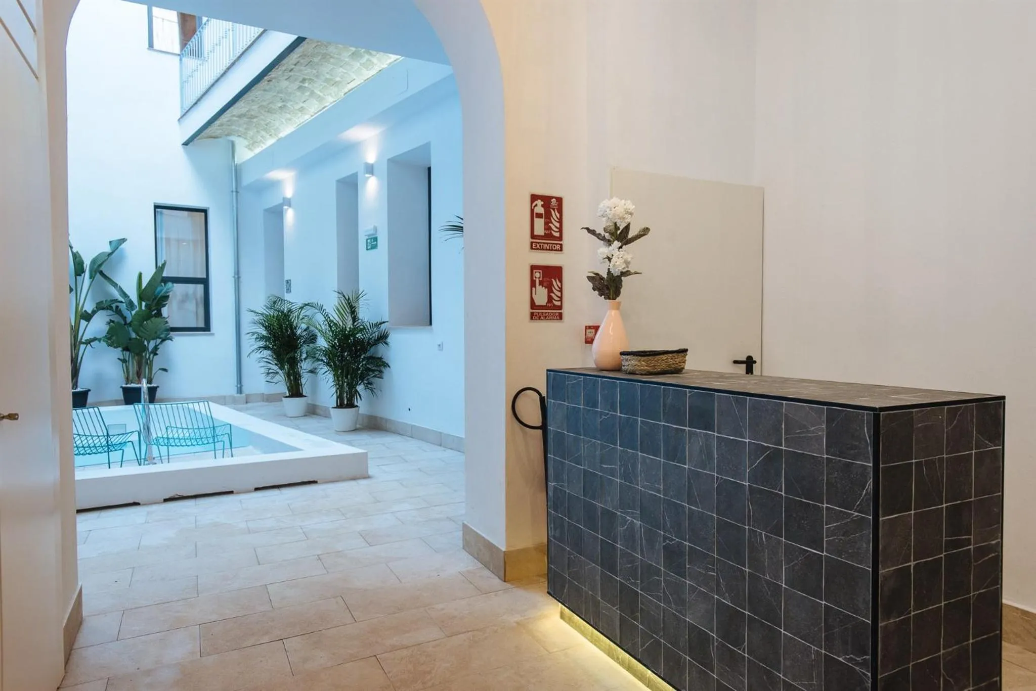 Facade/entrance in Lola de Triana Apartments
