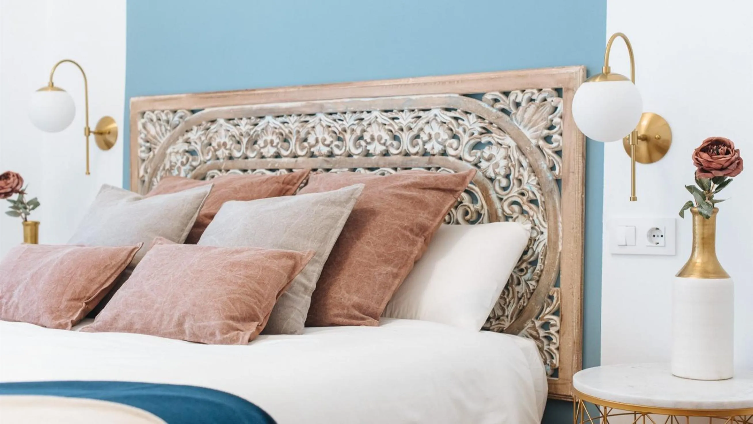 Bed in Lola de Triana Apartments