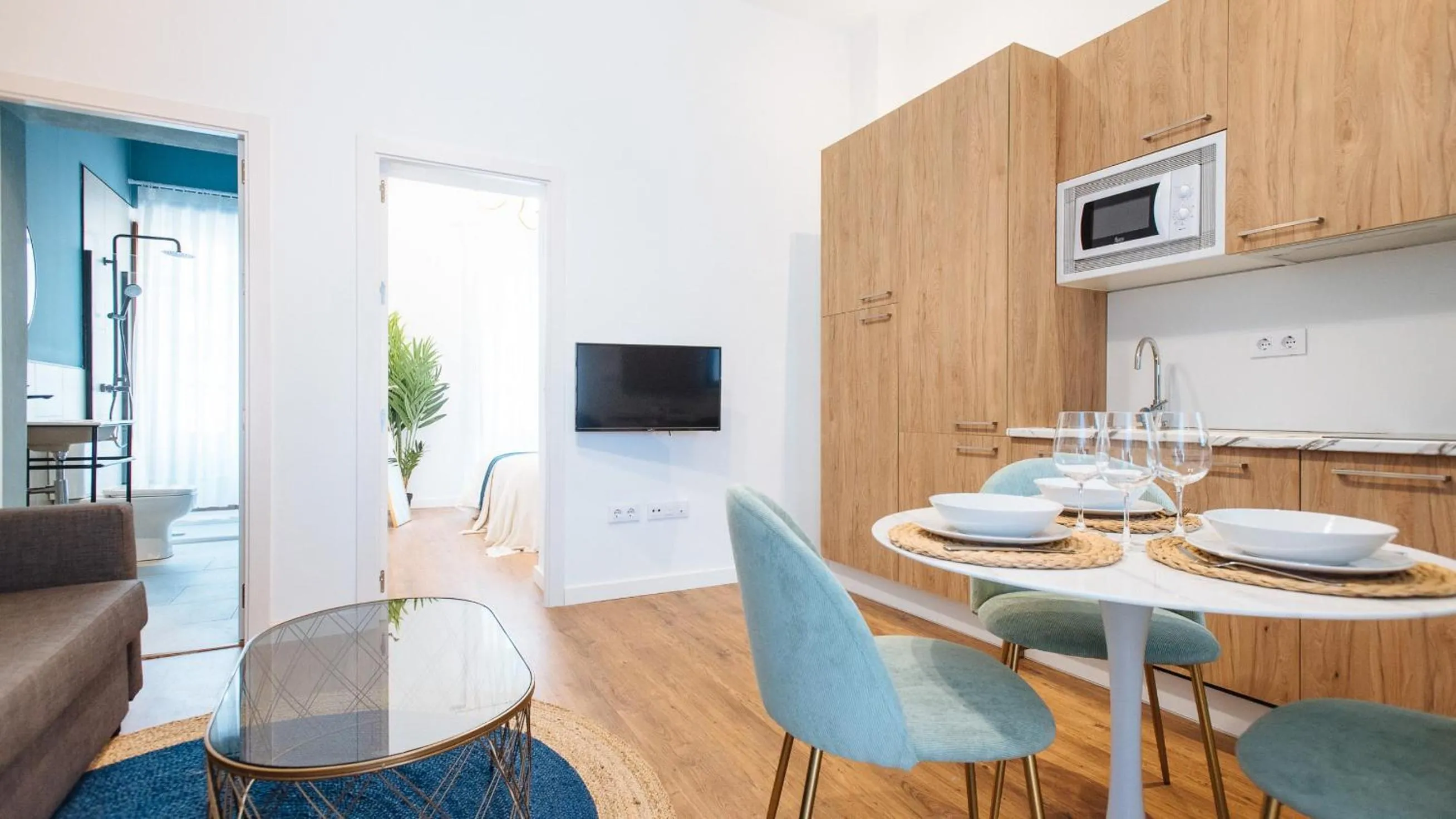Dining area in Lola de Triana Apartments
