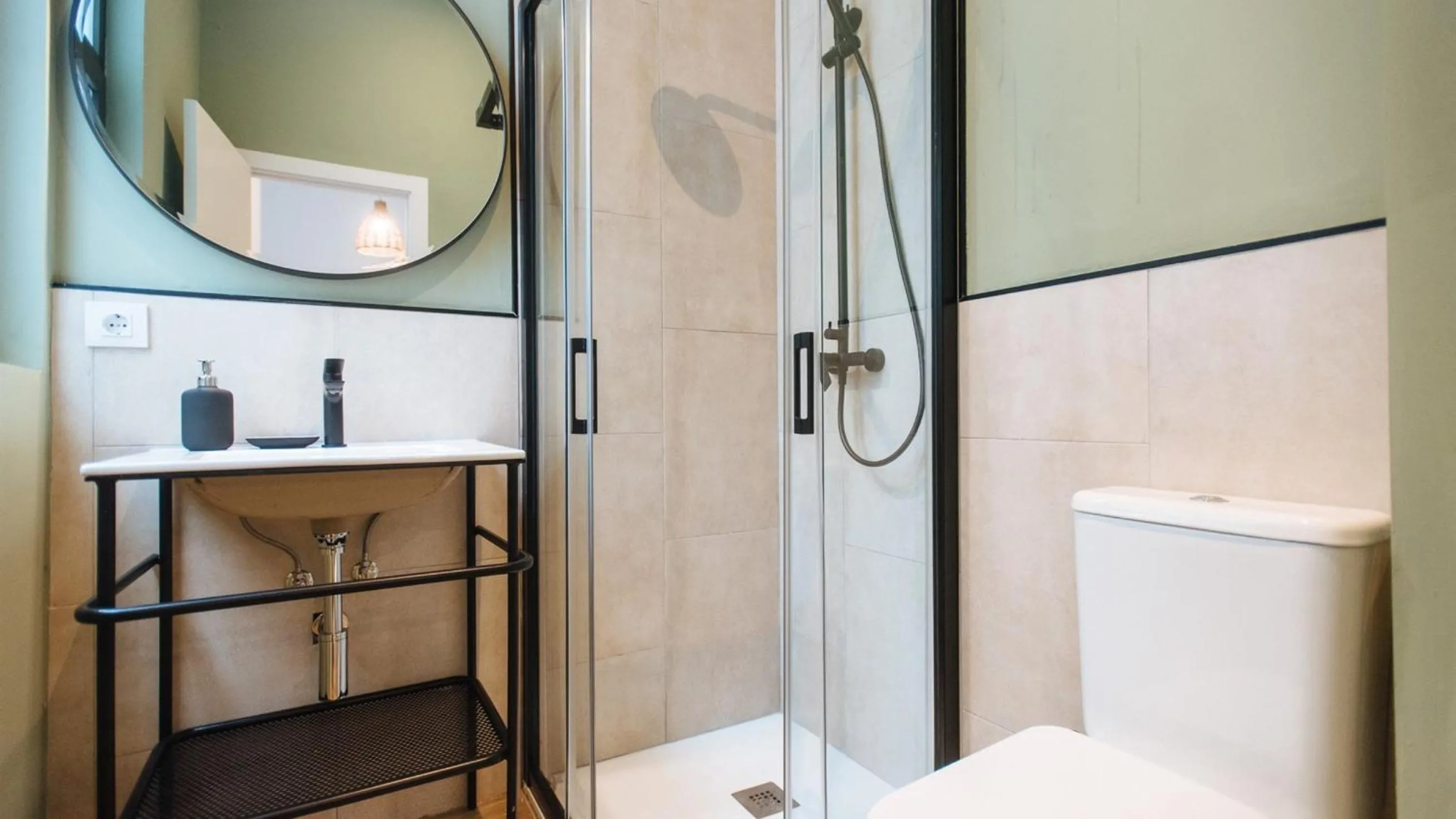 Bathroom in Lola de Triana Apartments