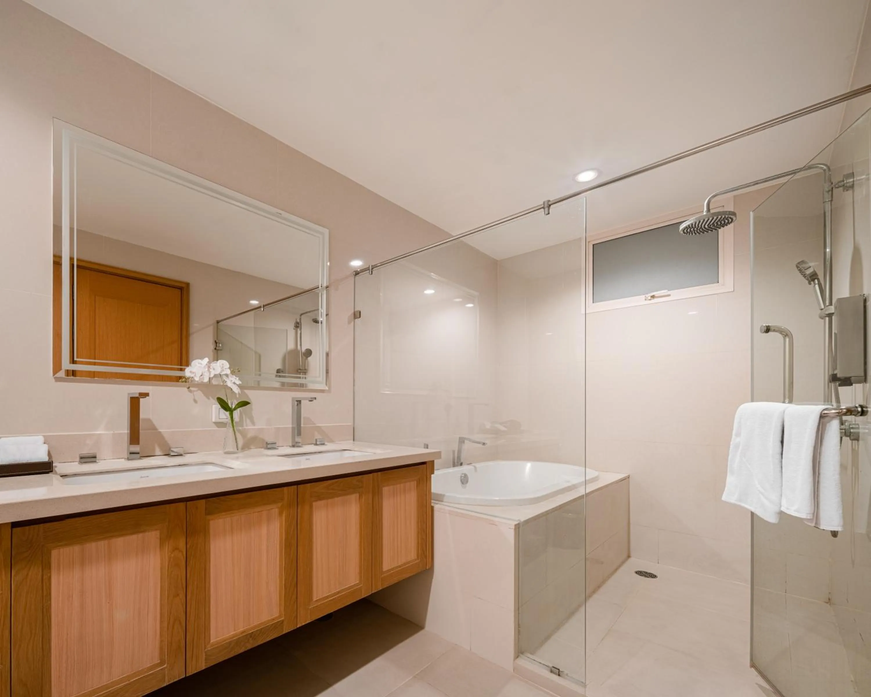 Bathroom in North Park Serviced Apartment Bangkok