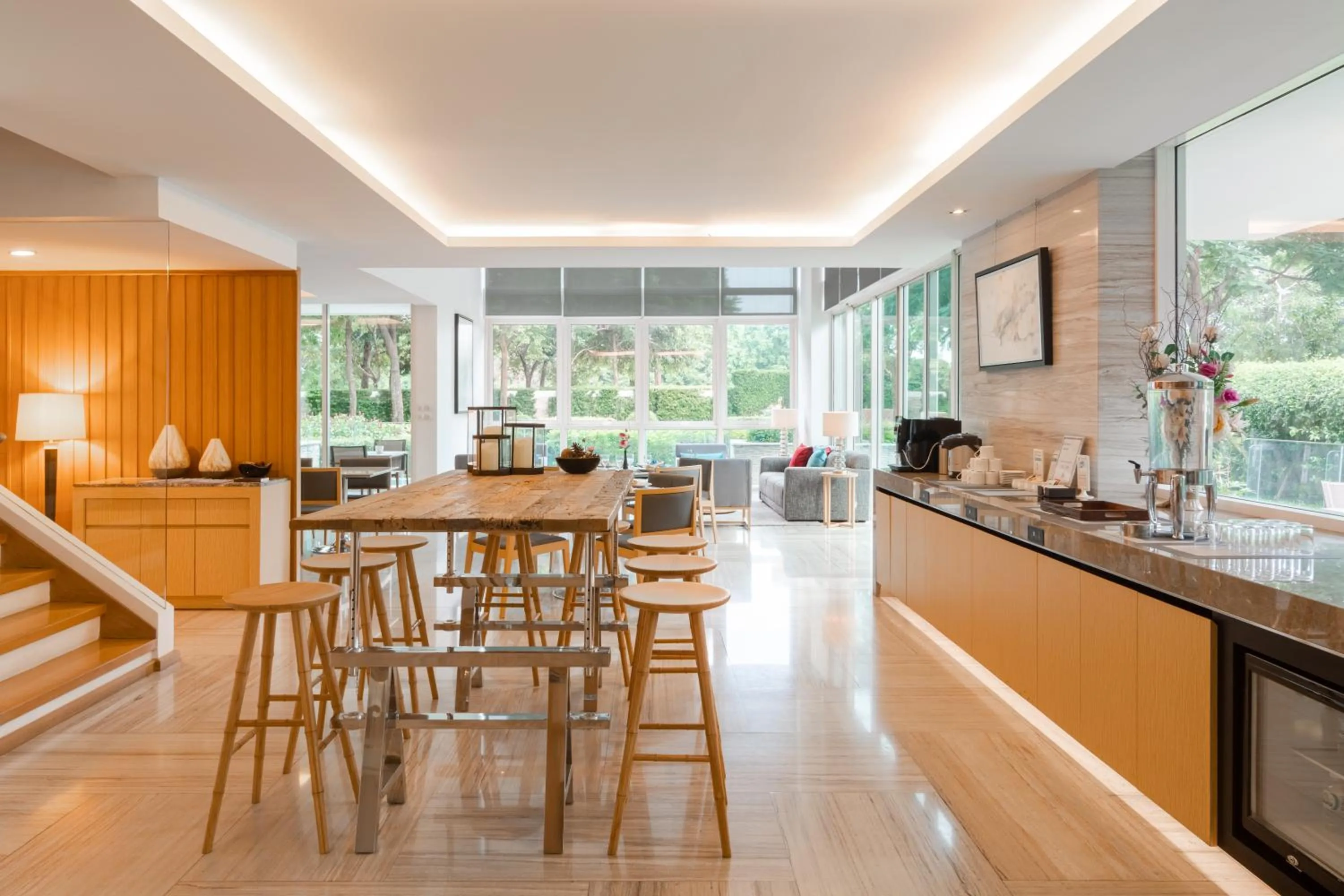 Lounge or bar in North Park Serviced Apartment Bangkok