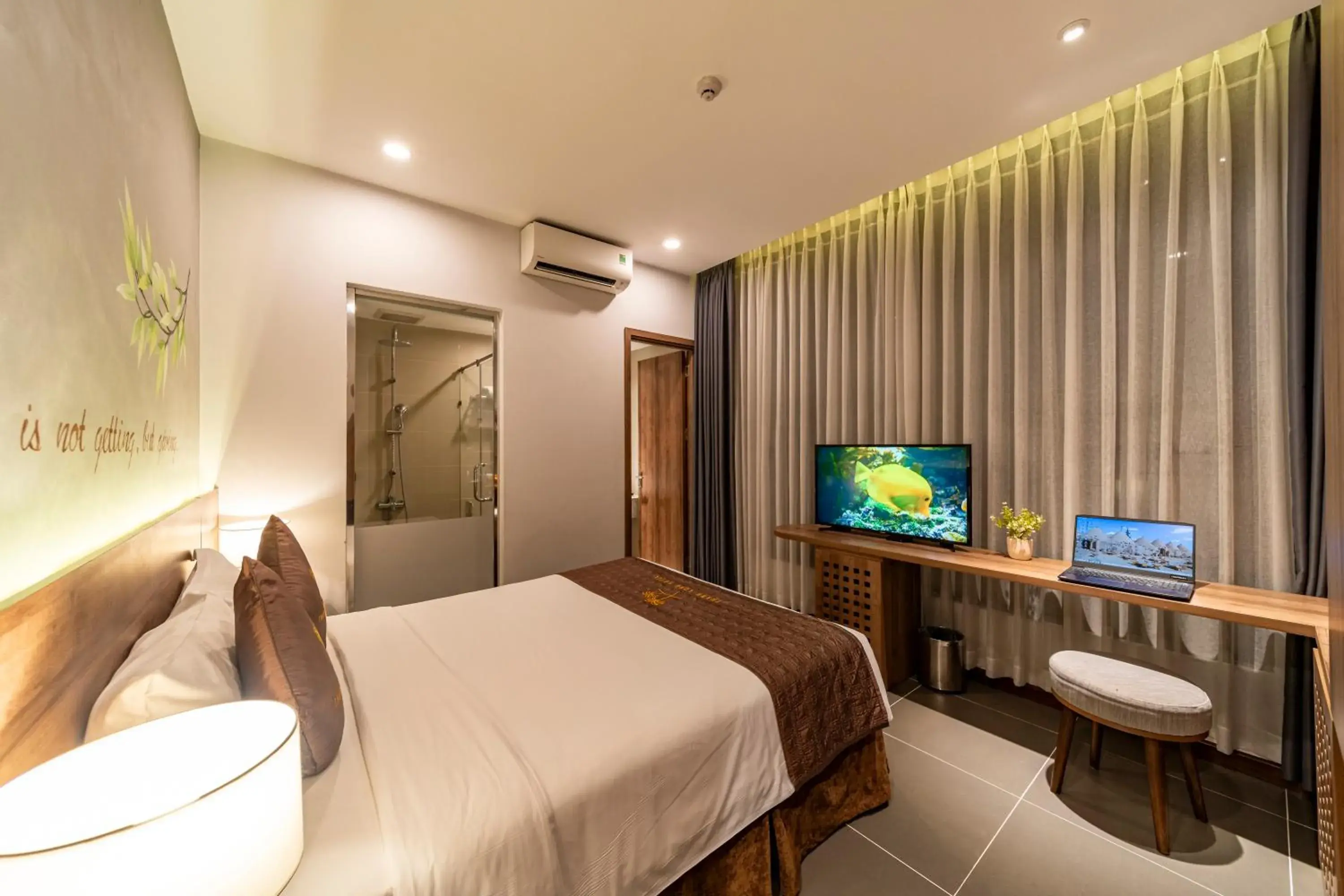 TV and multimedia, Bed in Thanh Long Hotel - Bach Dang TV and multimedia, Bed in Thanh Long Hotel - Bach Dang