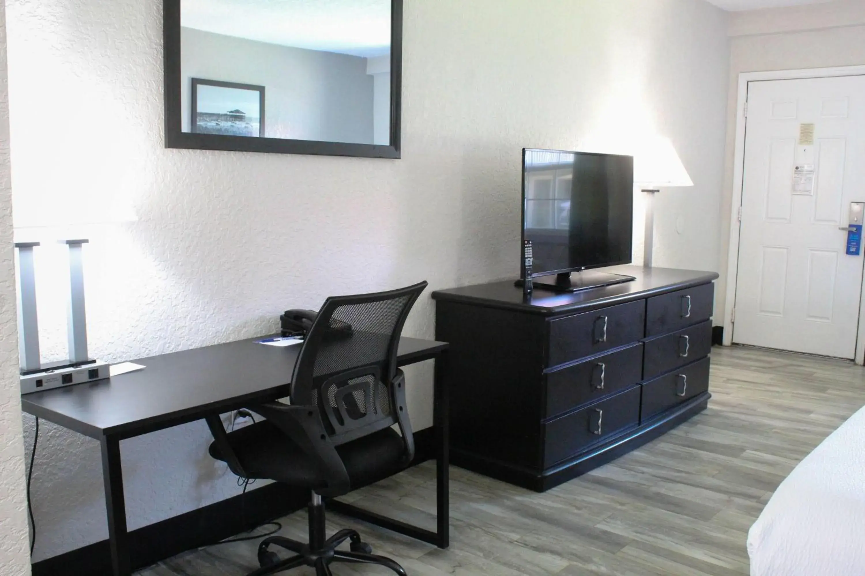 Photo of the whole room in La Quinta Inn by Wyndham Cocoa Beach-Port Canaveral Photo of the whole room in La Quinta Inn by Wyndham Cocoa Beach-Port Canaveral