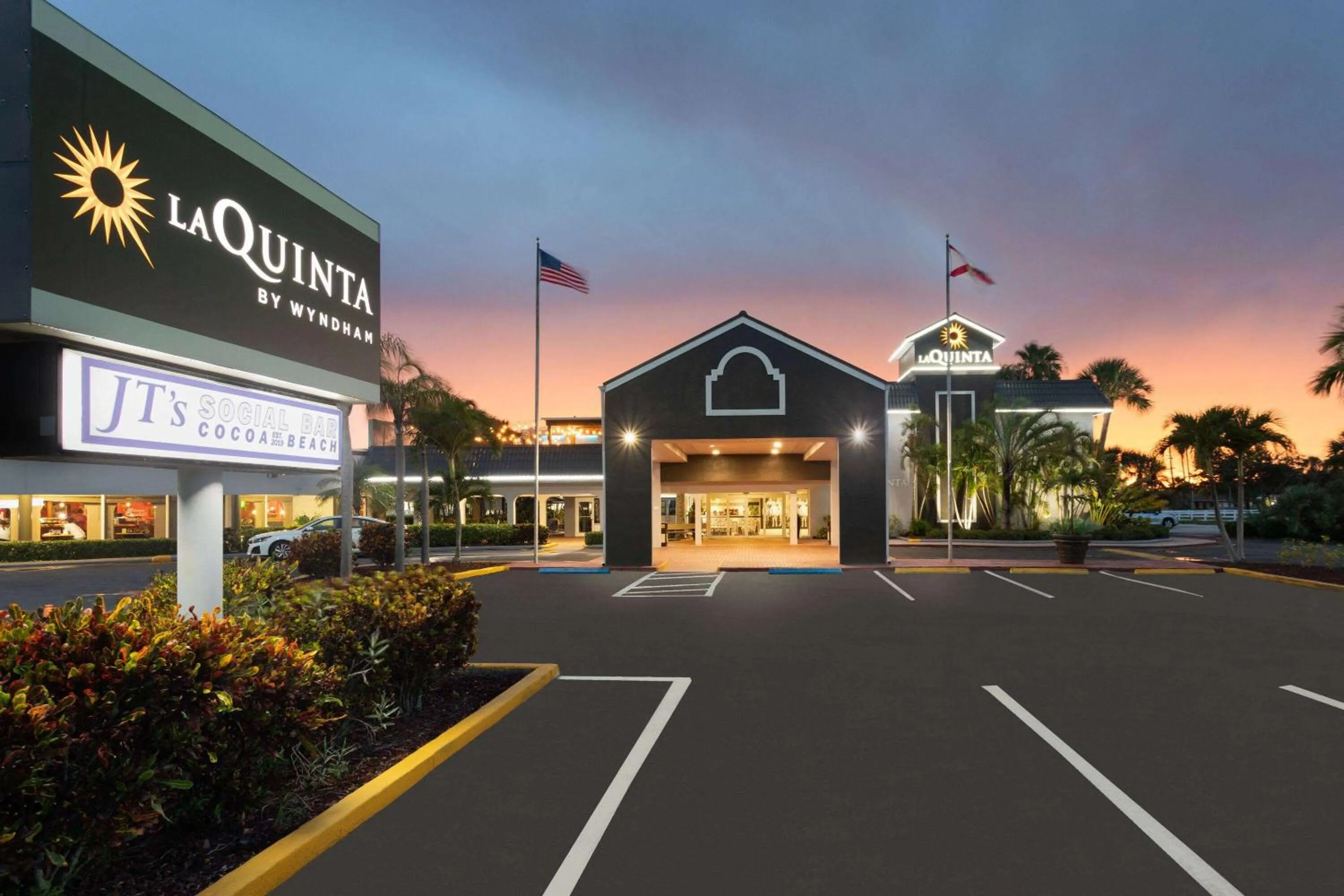 Property building in La Quinta Inn by Wyndham Cocoa Beach-Port Canaveral