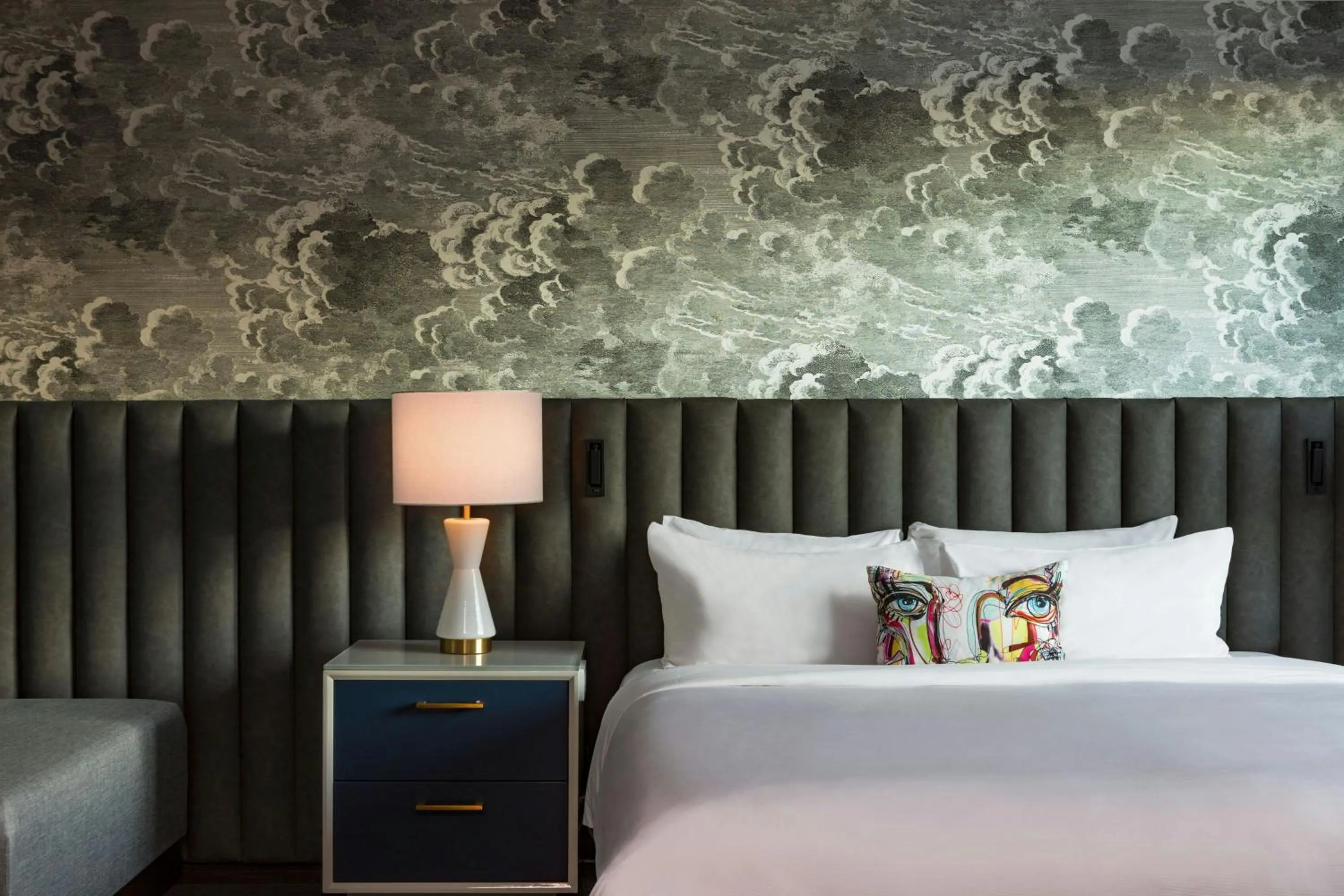 Living room, Bed in Hotel Colee, Atlanta Buckhead, Autograph Collection