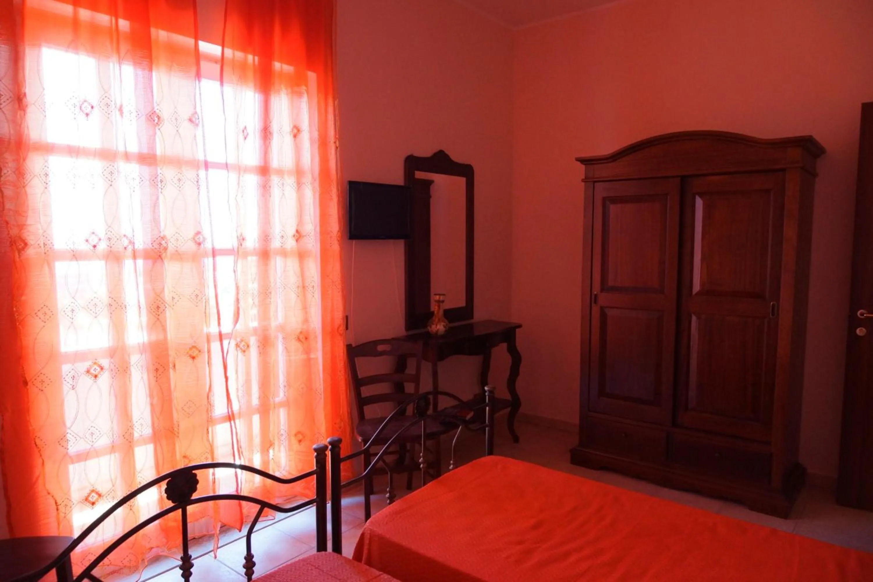 Photo of the whole room, Bed in La Casa Di Mirò