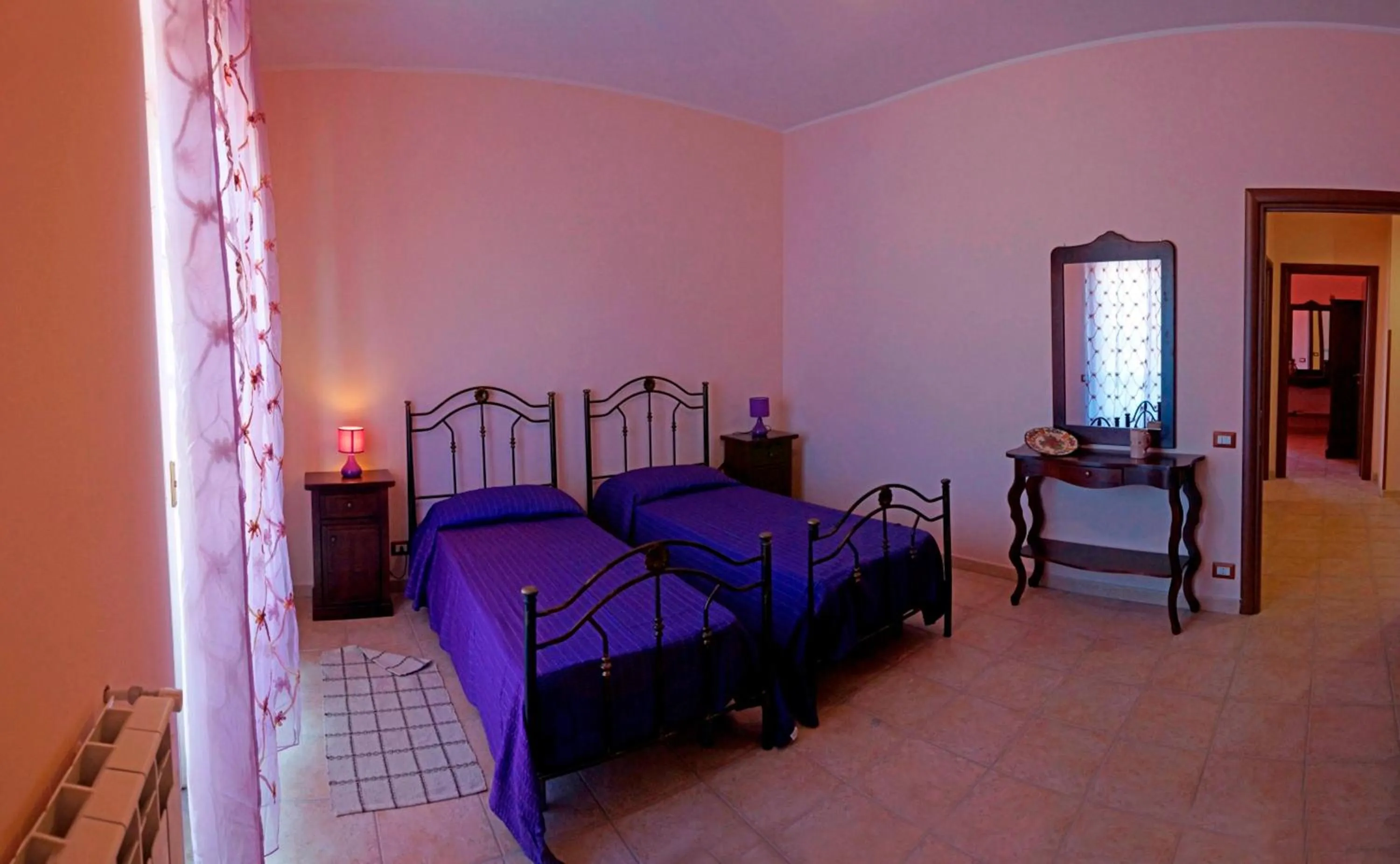 Photo of the whole room, Bed in La Casa Di Mirò