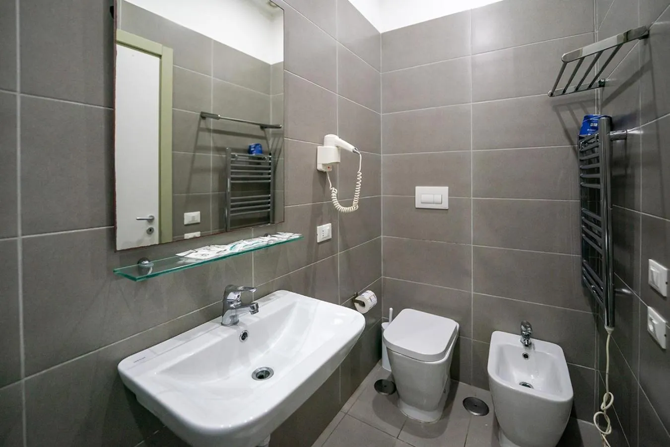 Shower in Royal House Napoli Centro, by ClaPa Group