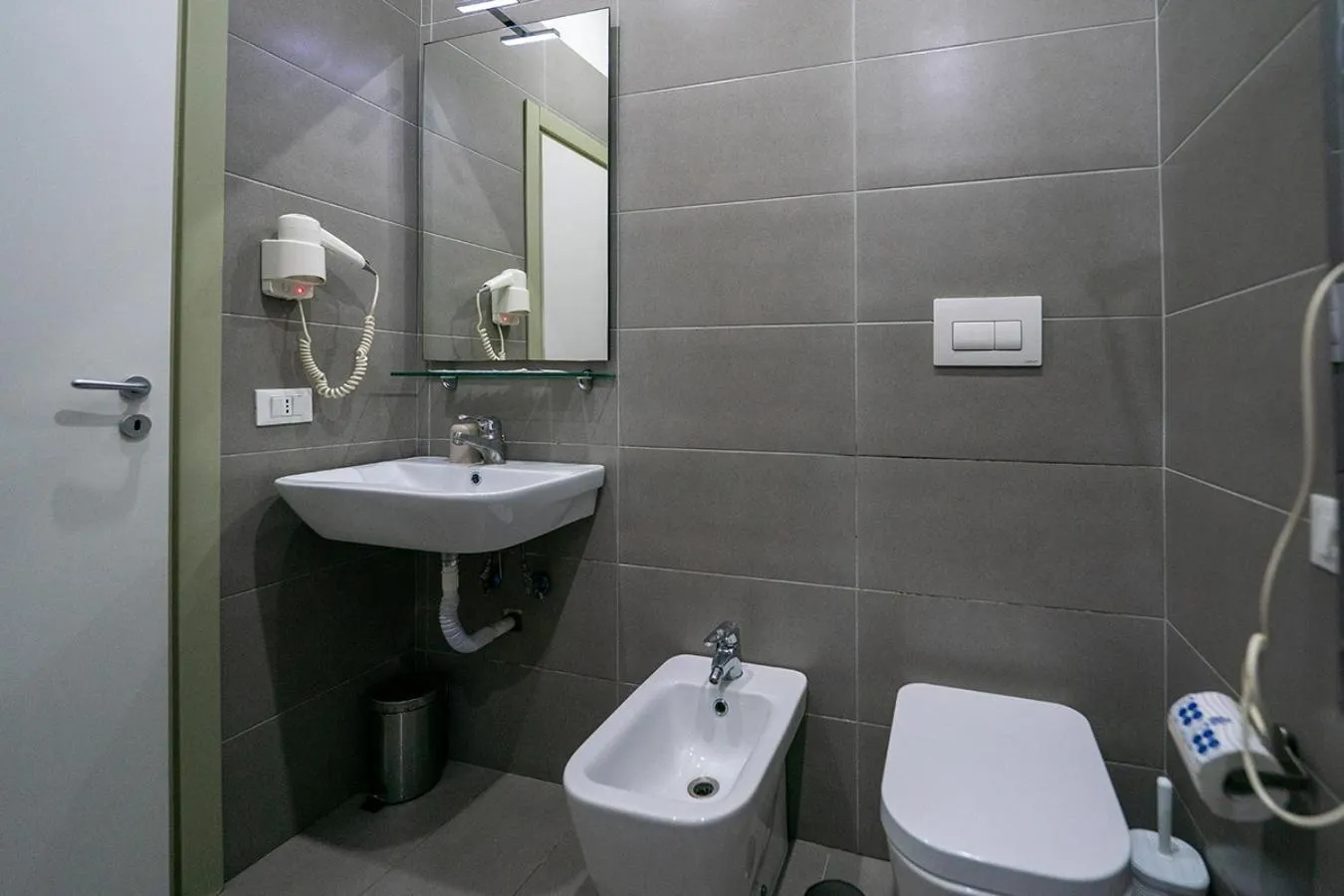 Shower in Royal House Napoli Centro, by ClaPa Group