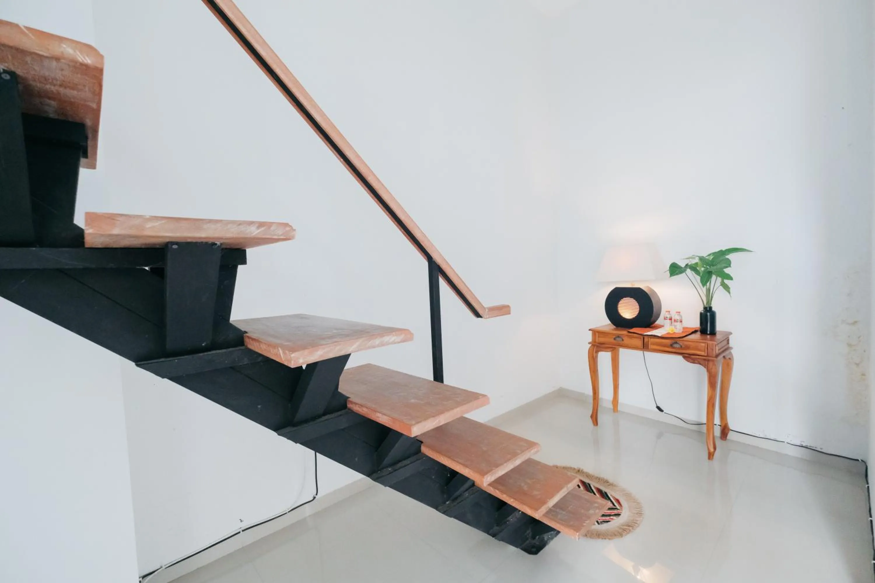 Area and facilities in D' Tamblingan Guesthouse Jimbaran RedPartner