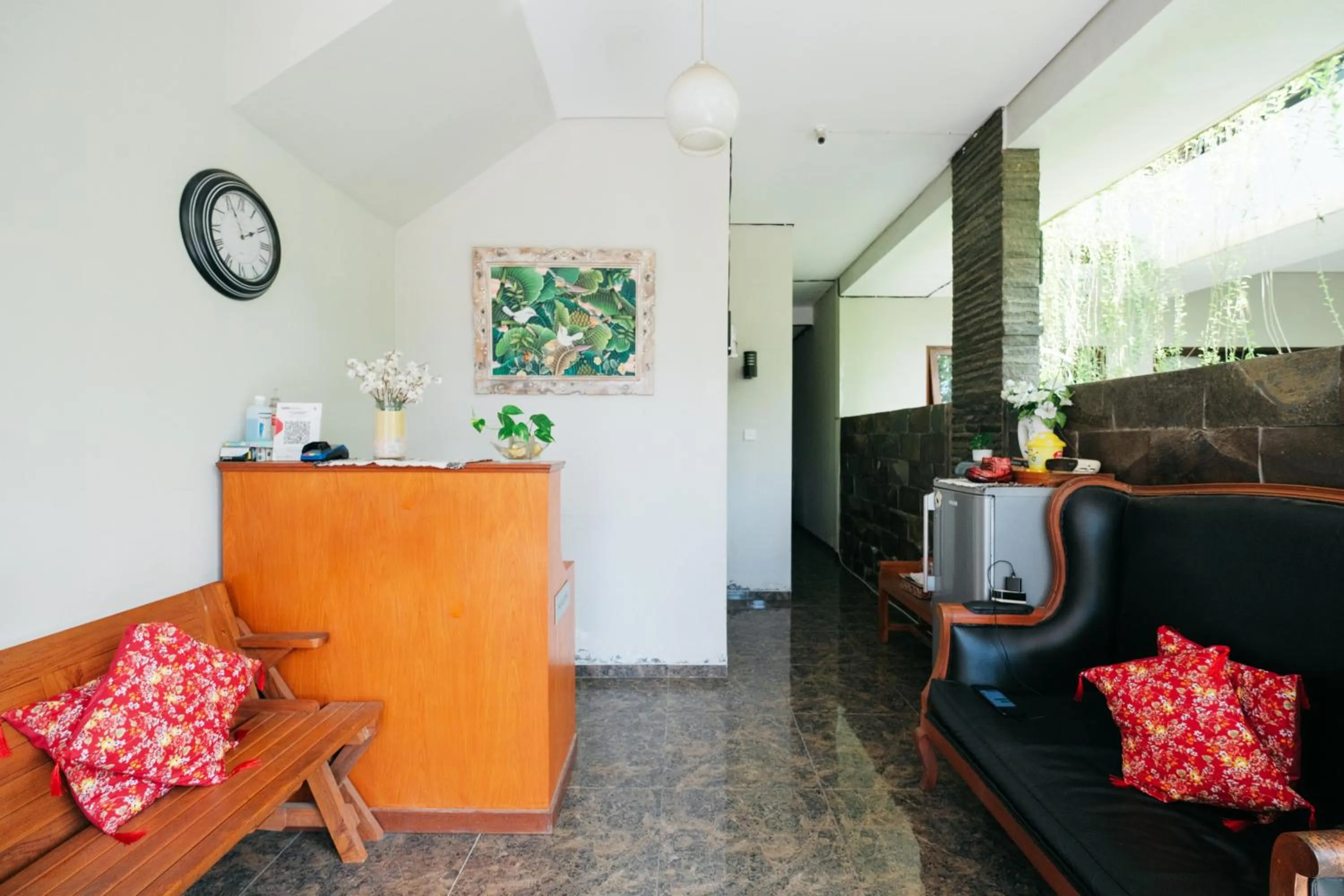 Lobby or reception, Lobby/Reception in D' Tamblingan Guesthouse Jimbaran RedPartner