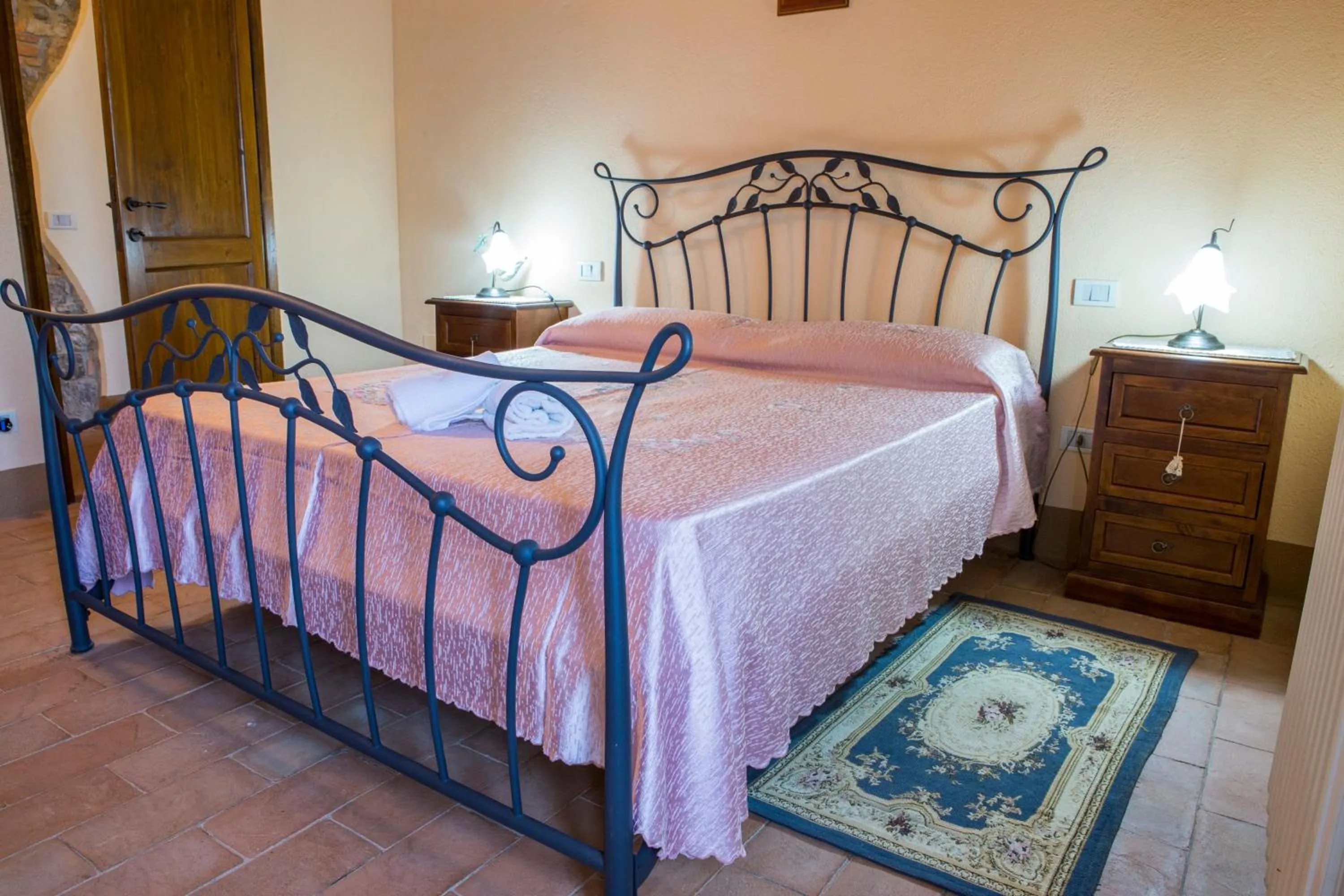 Bedroom, Bed in Villa Orizzonte - Teloni