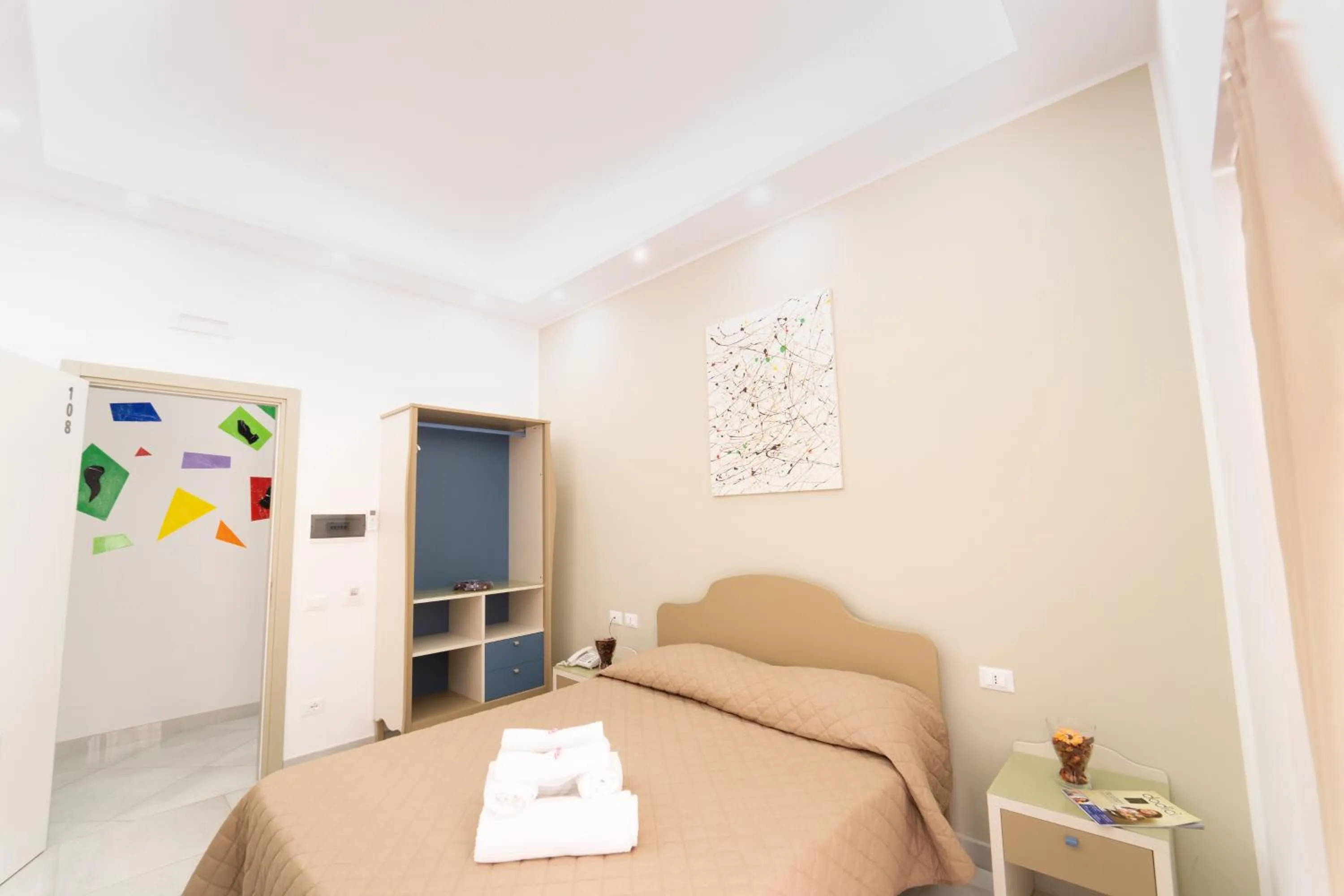 Bed in Royal Art H Spaccanapoli, by ClaPa Group