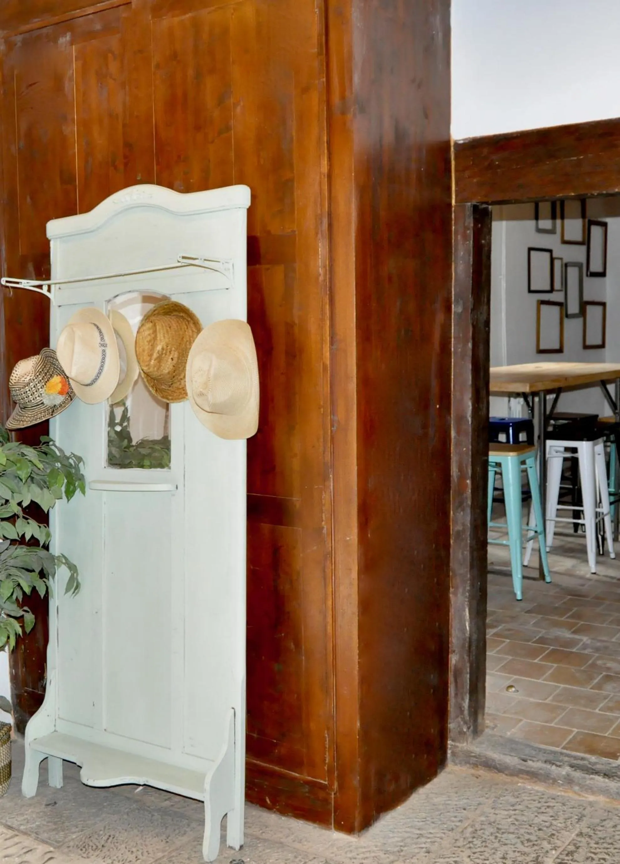 Facade/entrance in Quartier Leon Hostel Jabalquinto