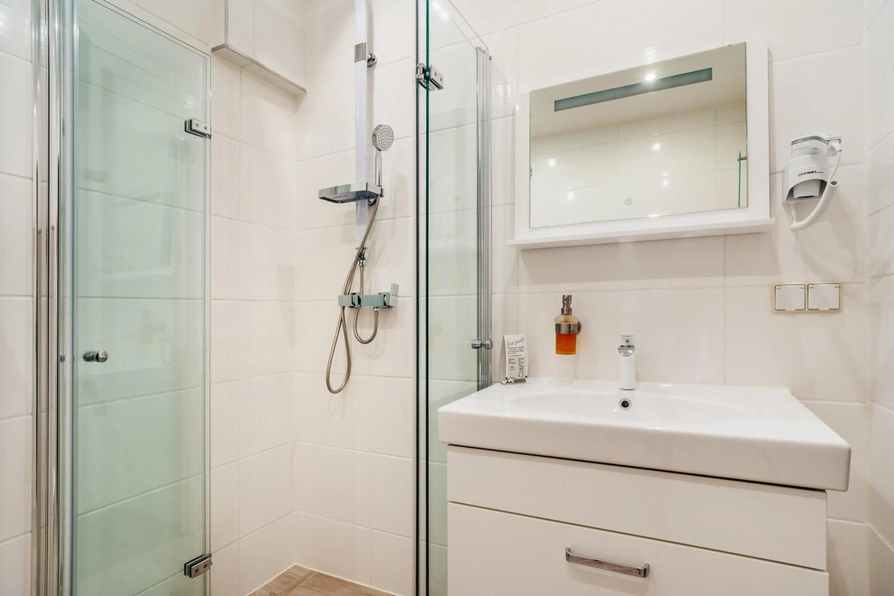 Shower in Hotel Hafermarkt