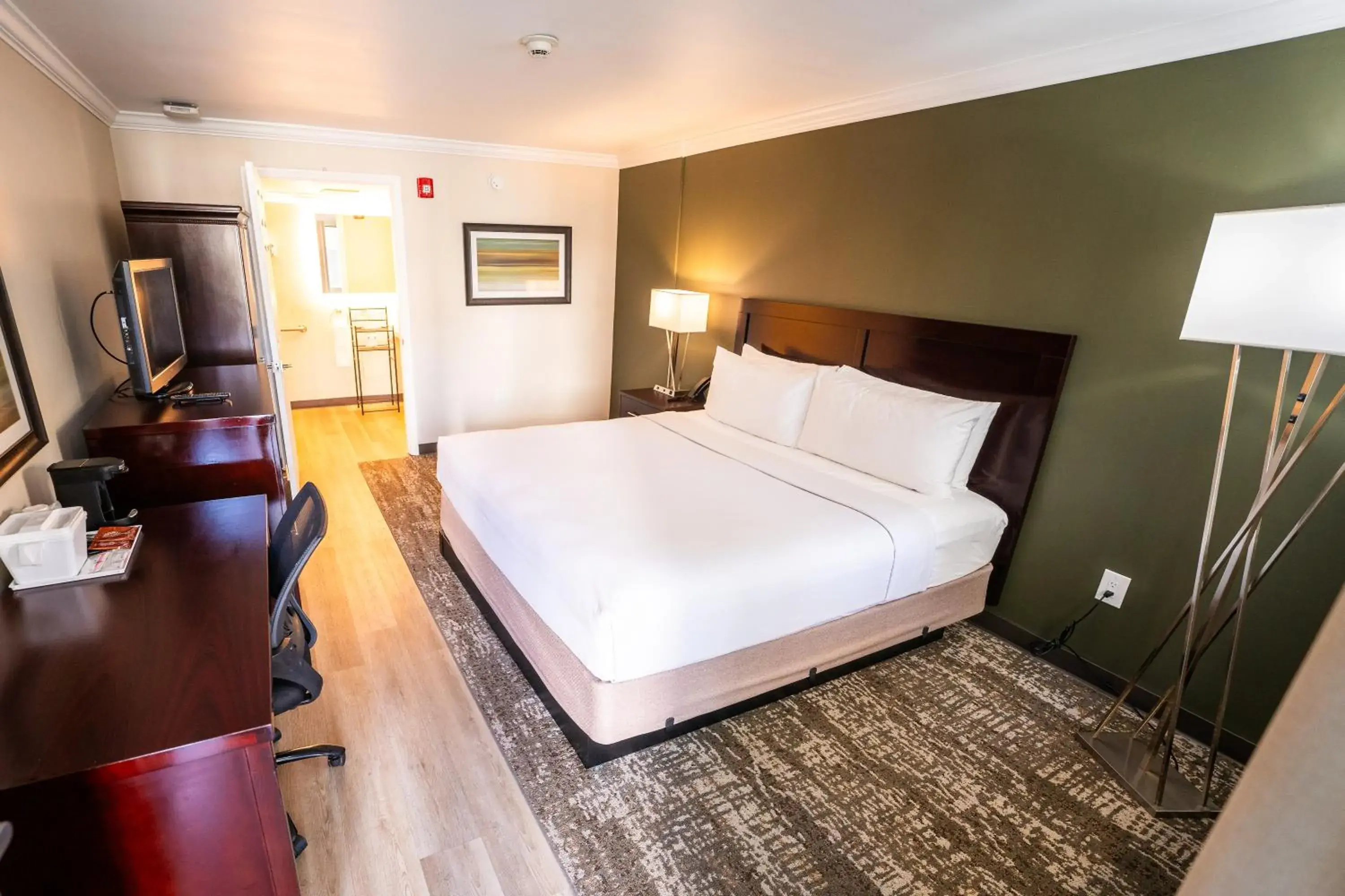 Bedroom, Bed in Mai Hana Hotel- Intl Drive, Trademark Collection by Wyndham Bedroom, Bed in Mai Hana Hotel- Intl Drive, Trademark Collection by Wyndham