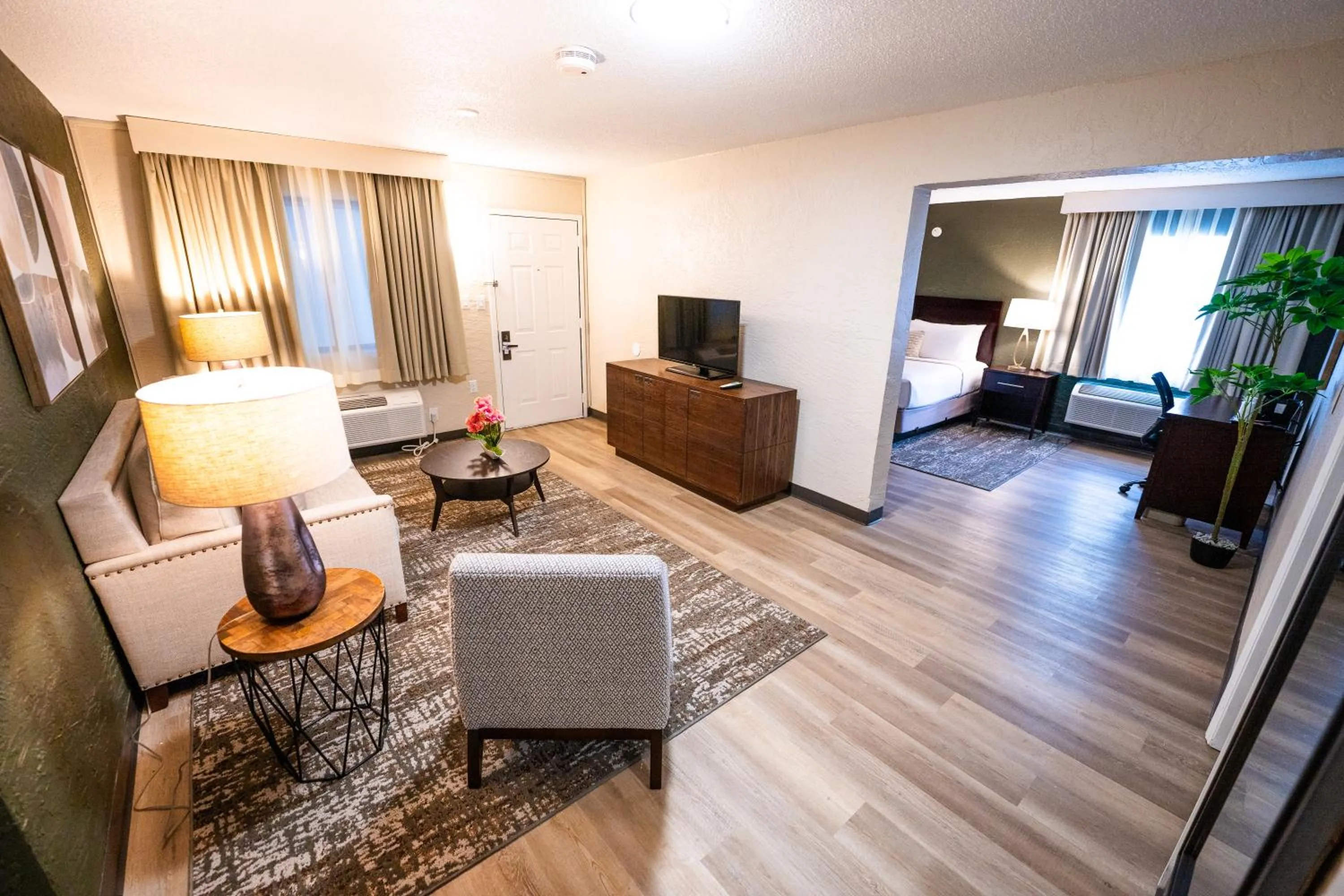 Living room, Bed in Best Western International Drive - Orlando