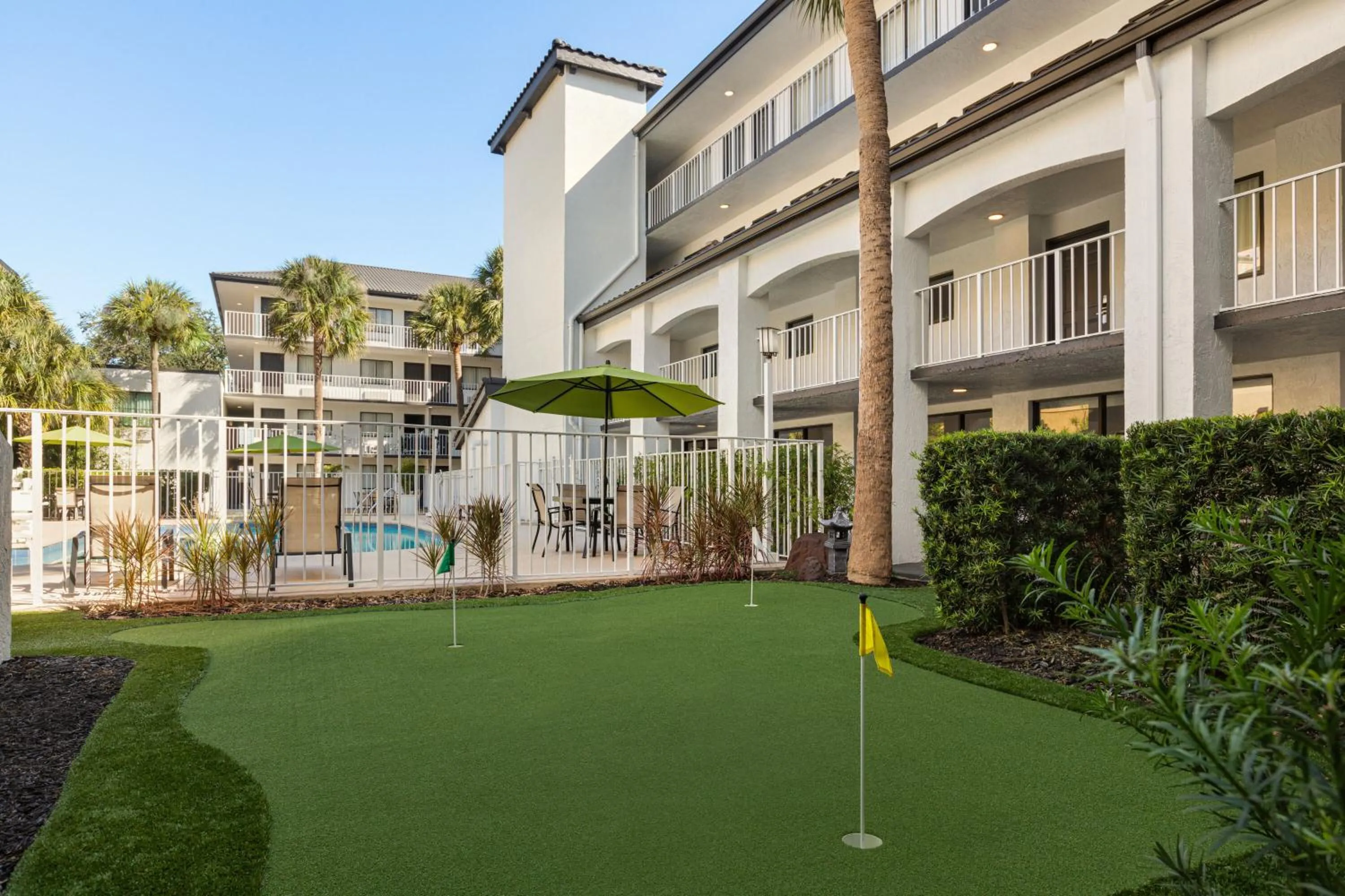 Swimming pool in Mai Hana Hotel- Intl Drive, Trademark Collection by Wyndham