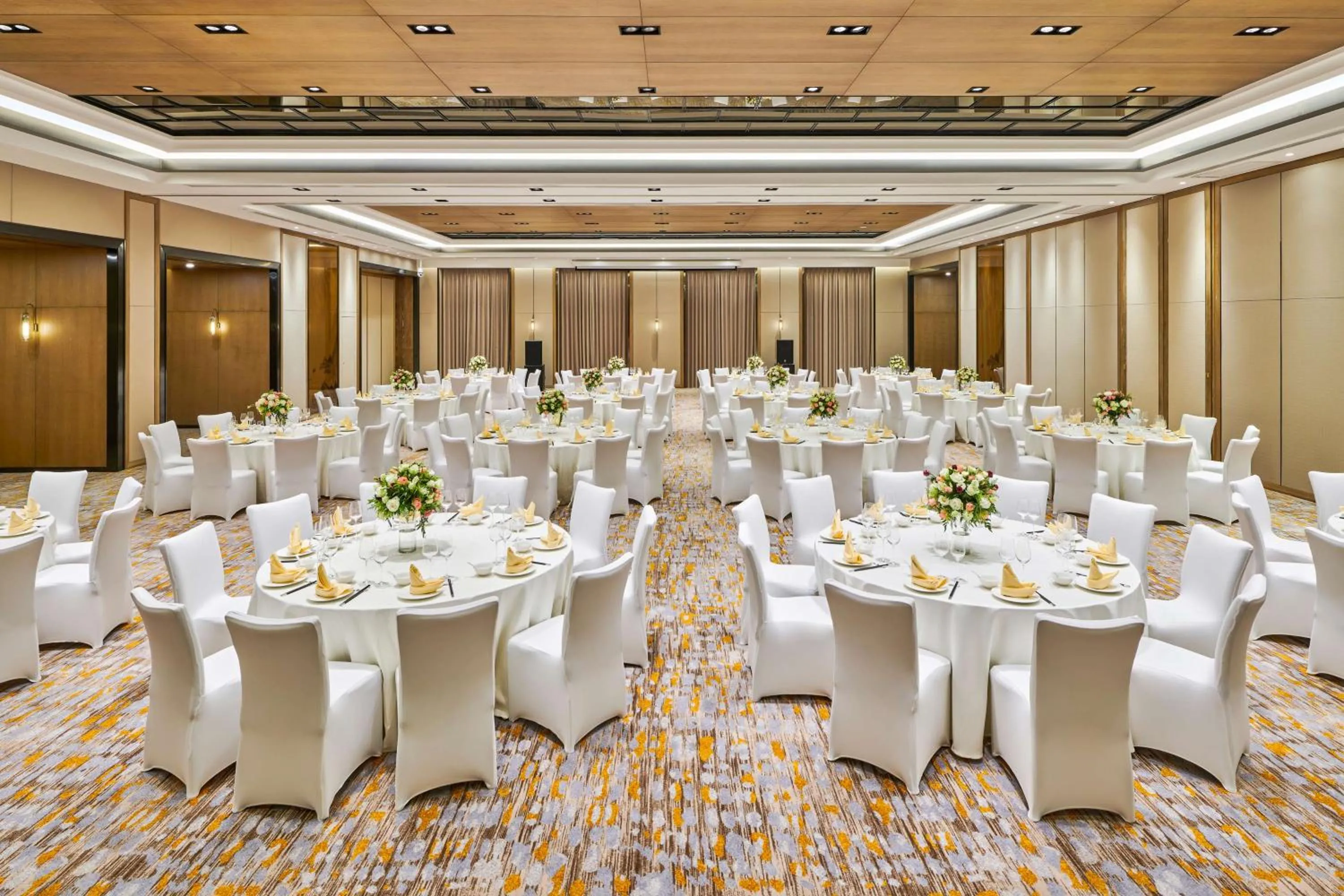 Meeting/conference room in Lushan West Sea Resort, Curio Collection by Hilton