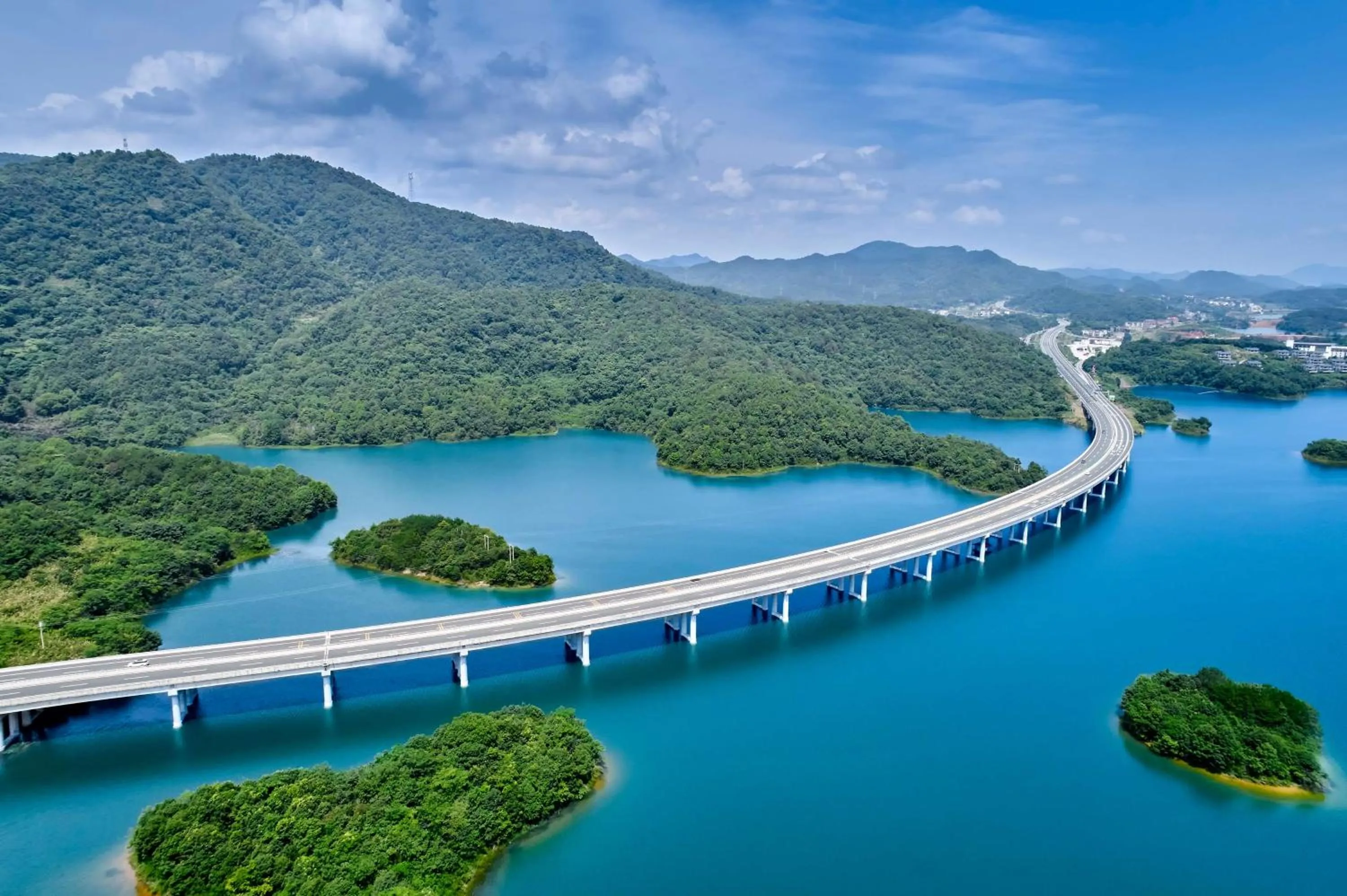 Nearby landmark in Lushan West Sea Resort, Curio Collection by Hilton