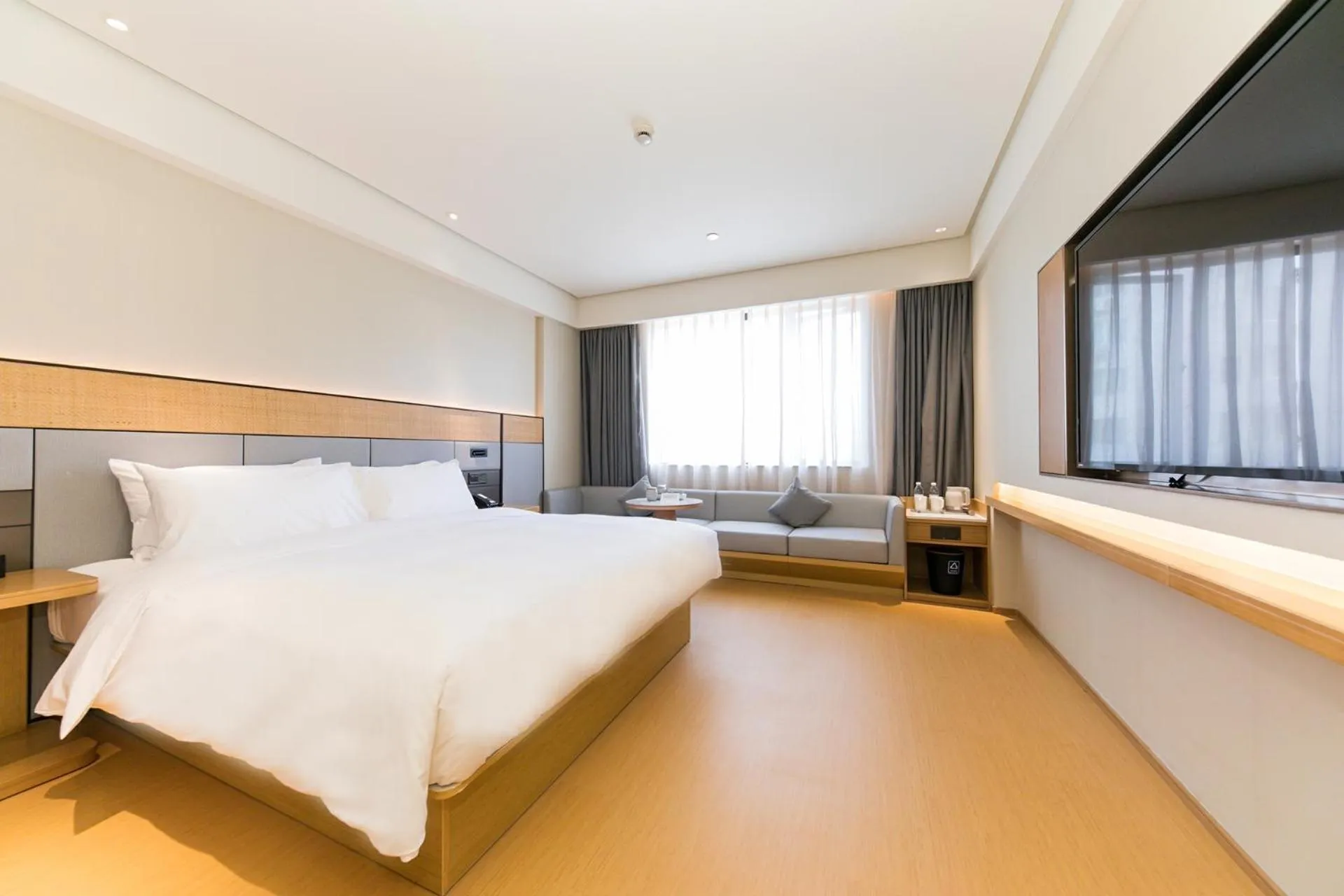 Bed in JI Hotel Shanghai World Expo Yaohua Road