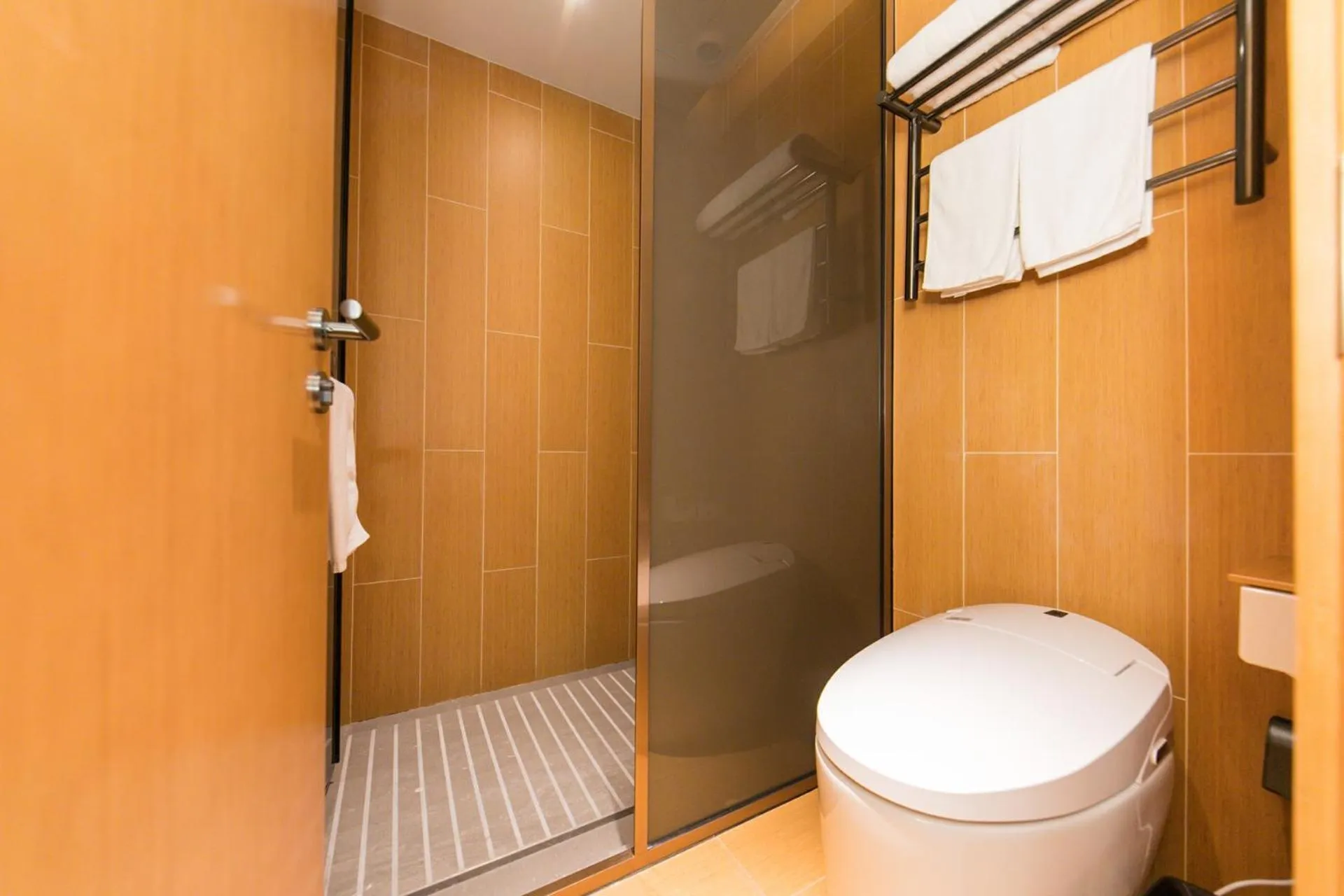 Shower in JI Hotel Shanghai World Expo Yaohua Road