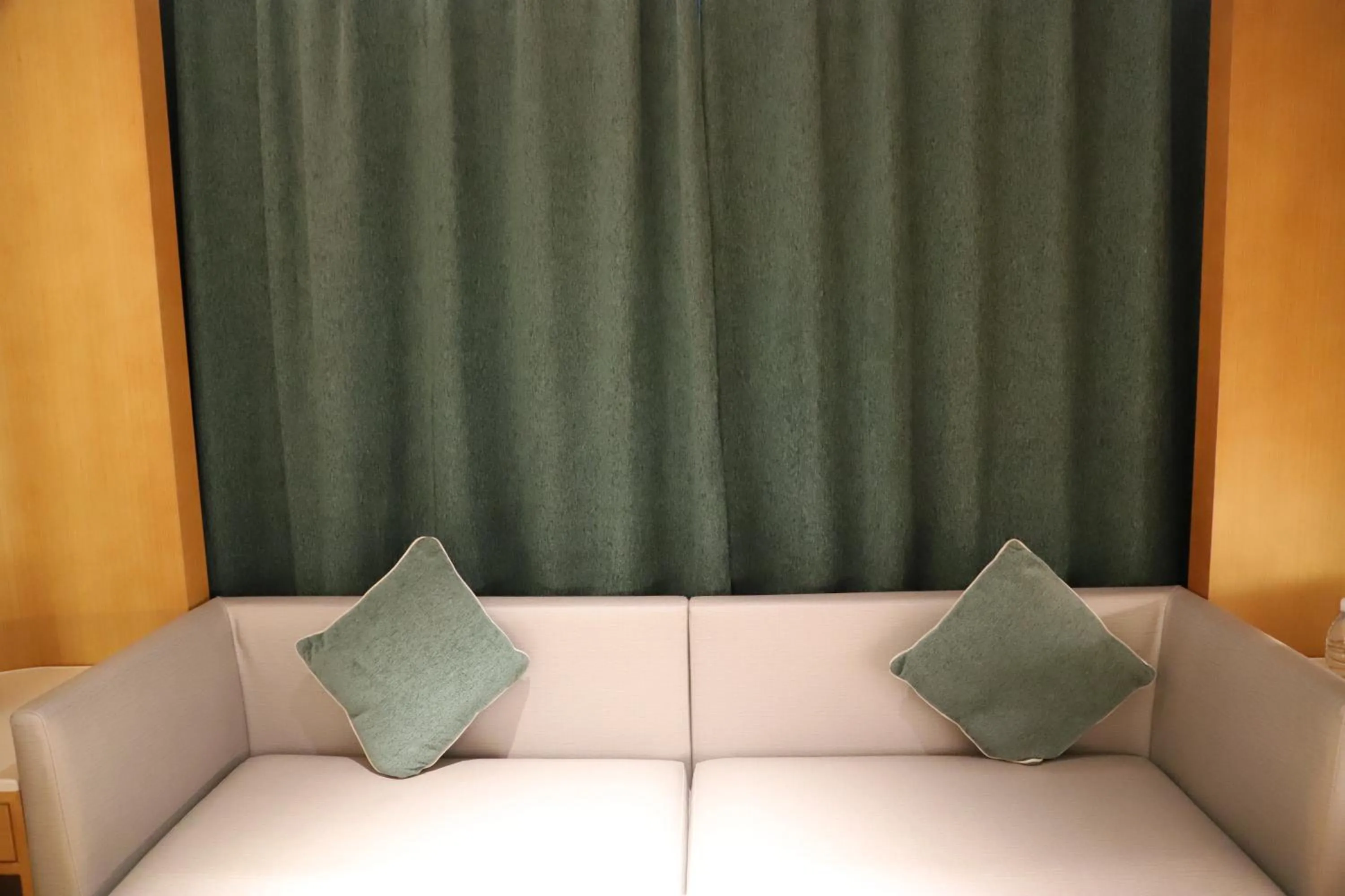 Photo of the whole room in JI Hotel (Shanghai People's Square Middle Fujian Road)