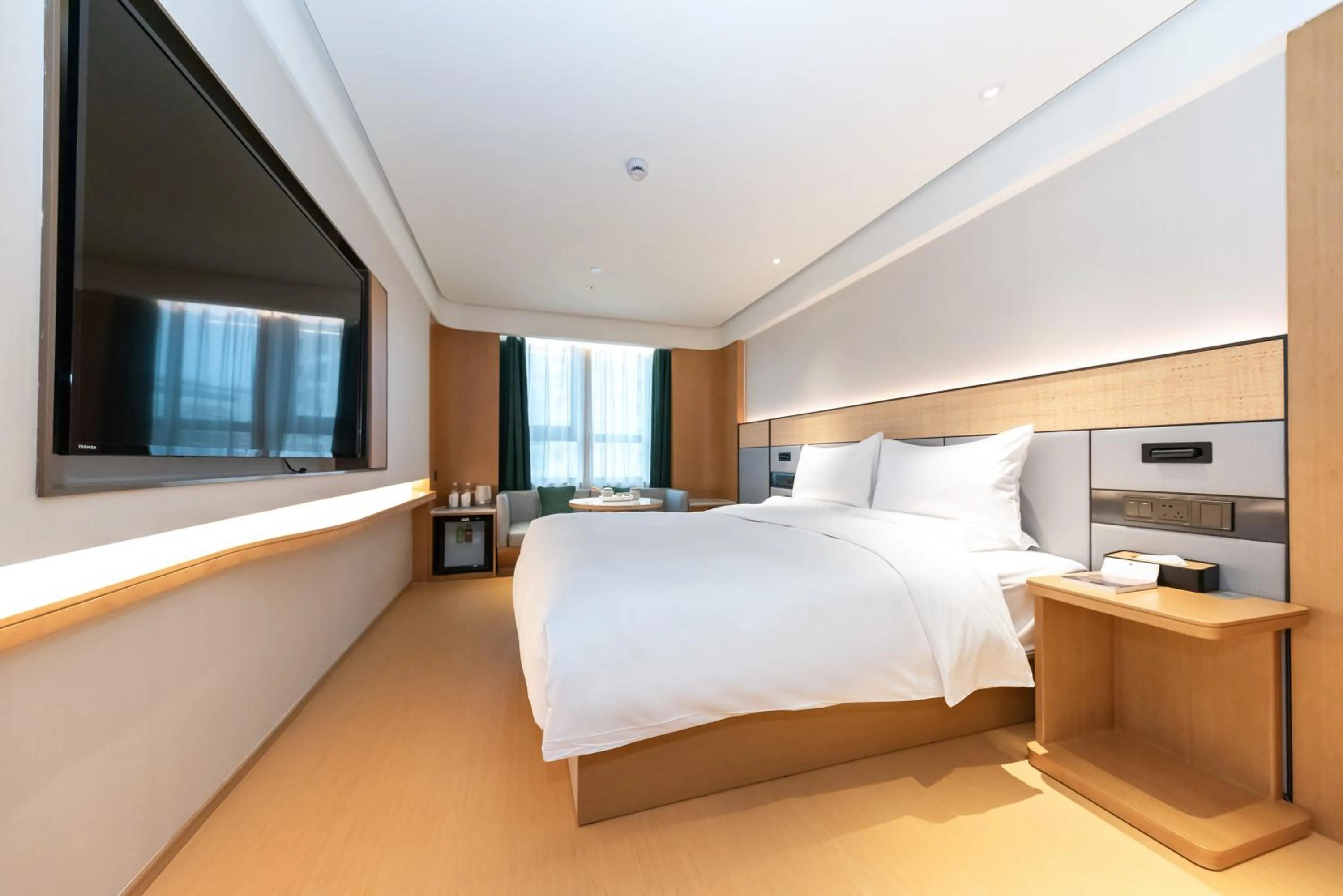 TV and multimedia, Bed in JI Hotel (Shanghai People's Square Middle Fujian Road)