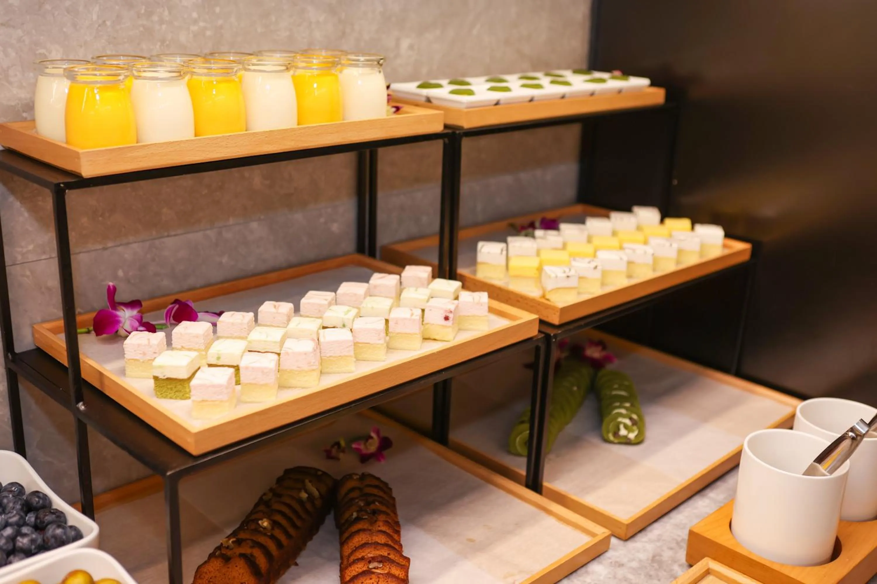 Breakfast in JI Hotel (Shanghai People's Square Middle Fujian Road)