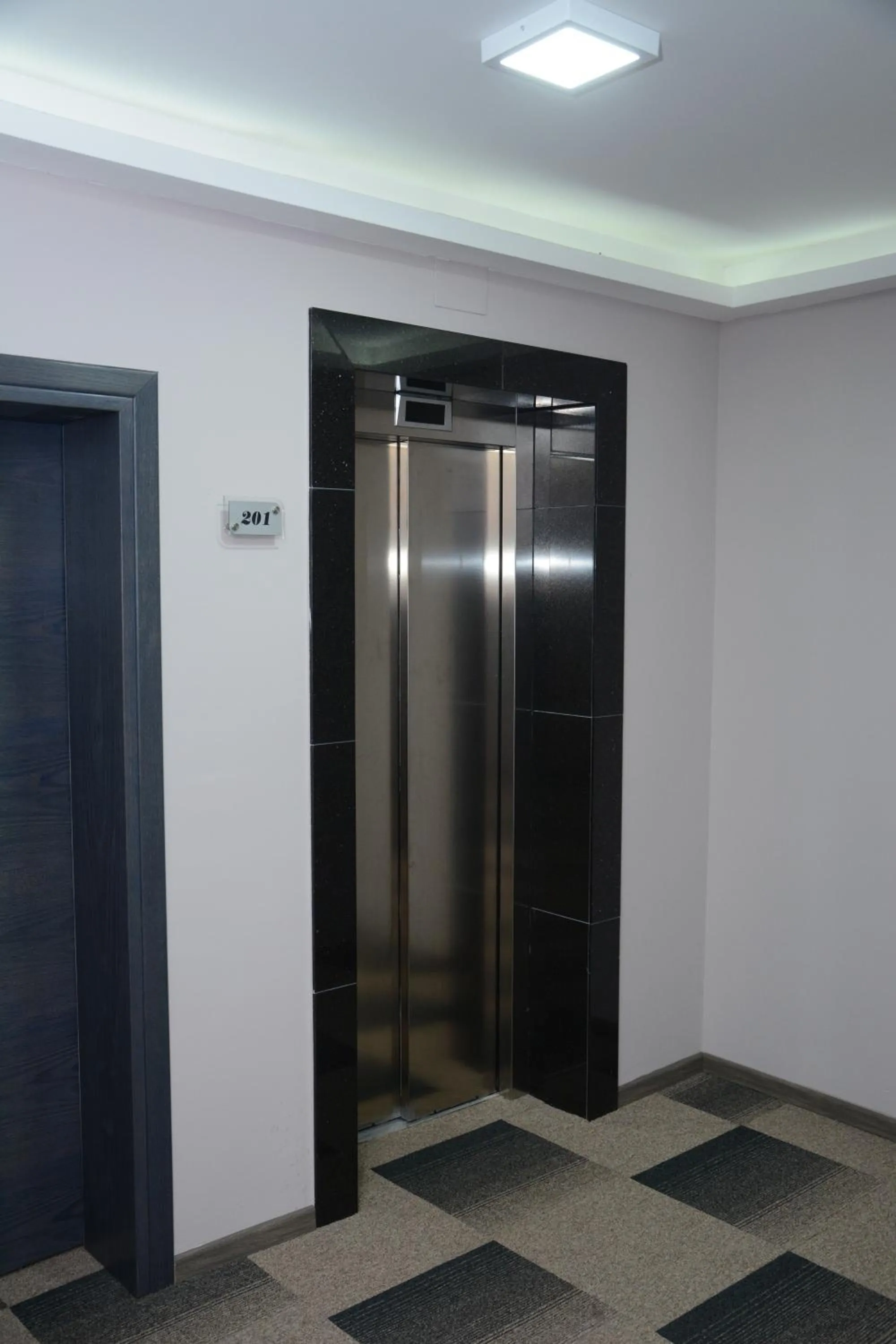 elevator in Hotel Intergaj Bijeljina