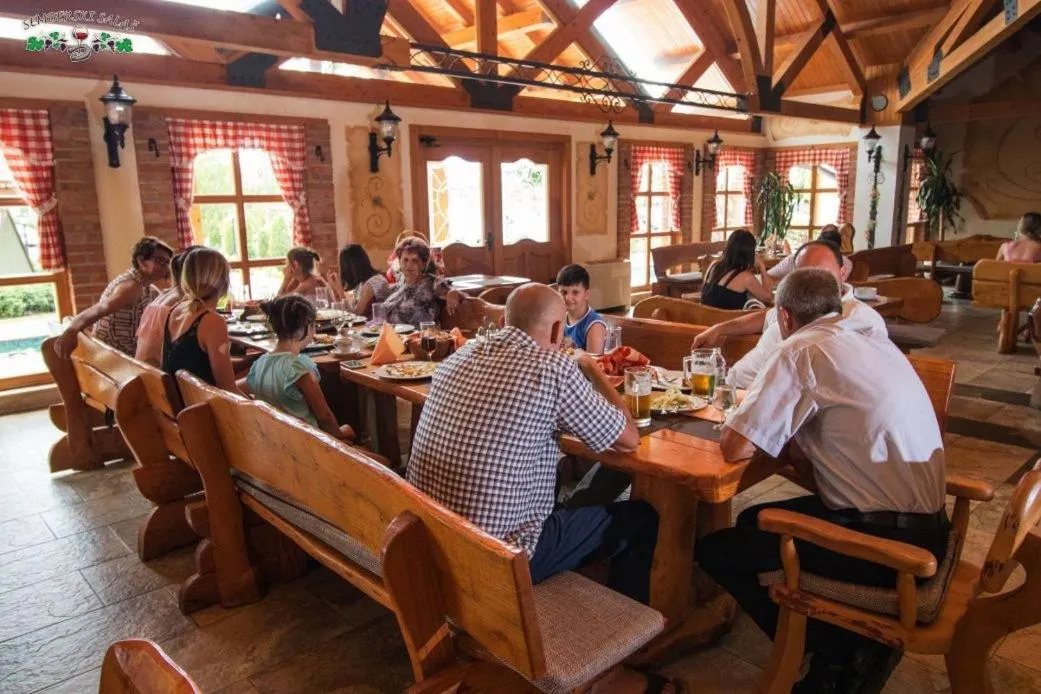 Restaurant/places to eat in Hotel Intergaj Bijeljina
